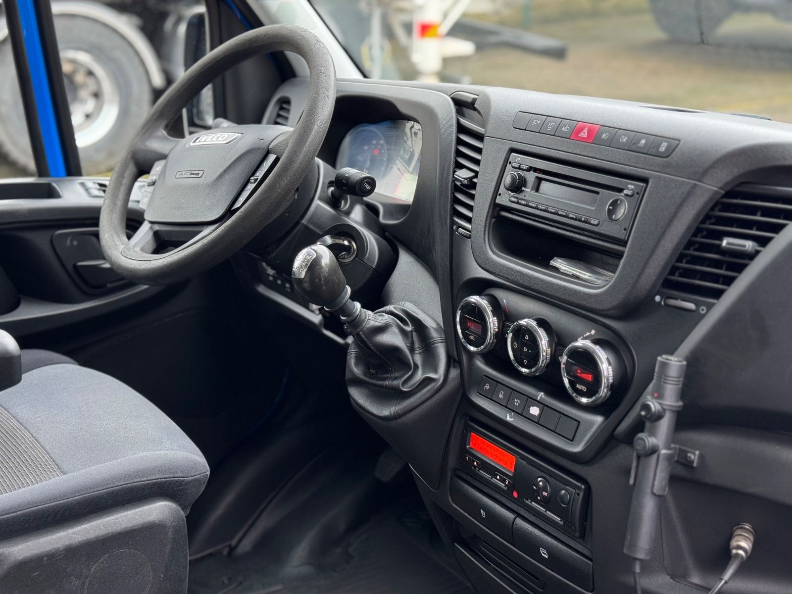 Fahrzeugabbildung Iveco Daily Kasten 50 C 170 Werkstattwagen SORTIMO