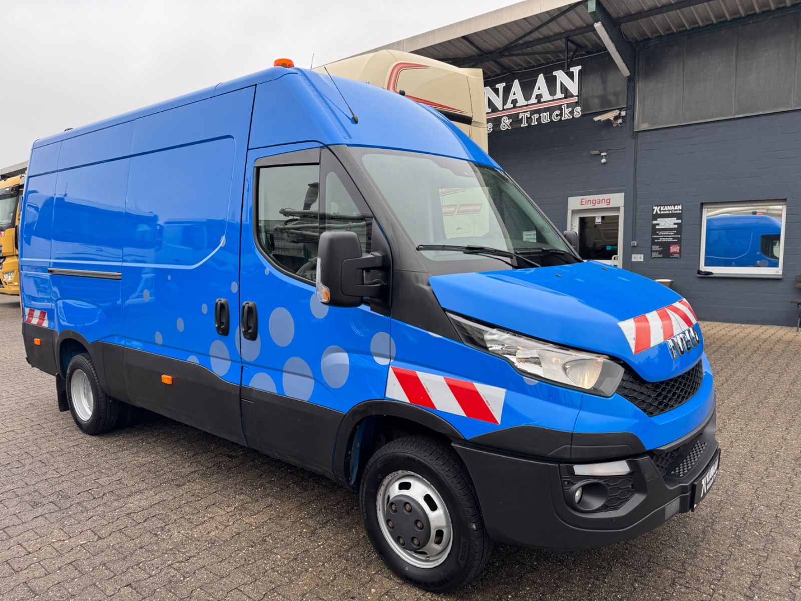 Fahrzeugabbildung Iveco Daily Kasten 50 C 170 Werkstattwagen SORTIMO