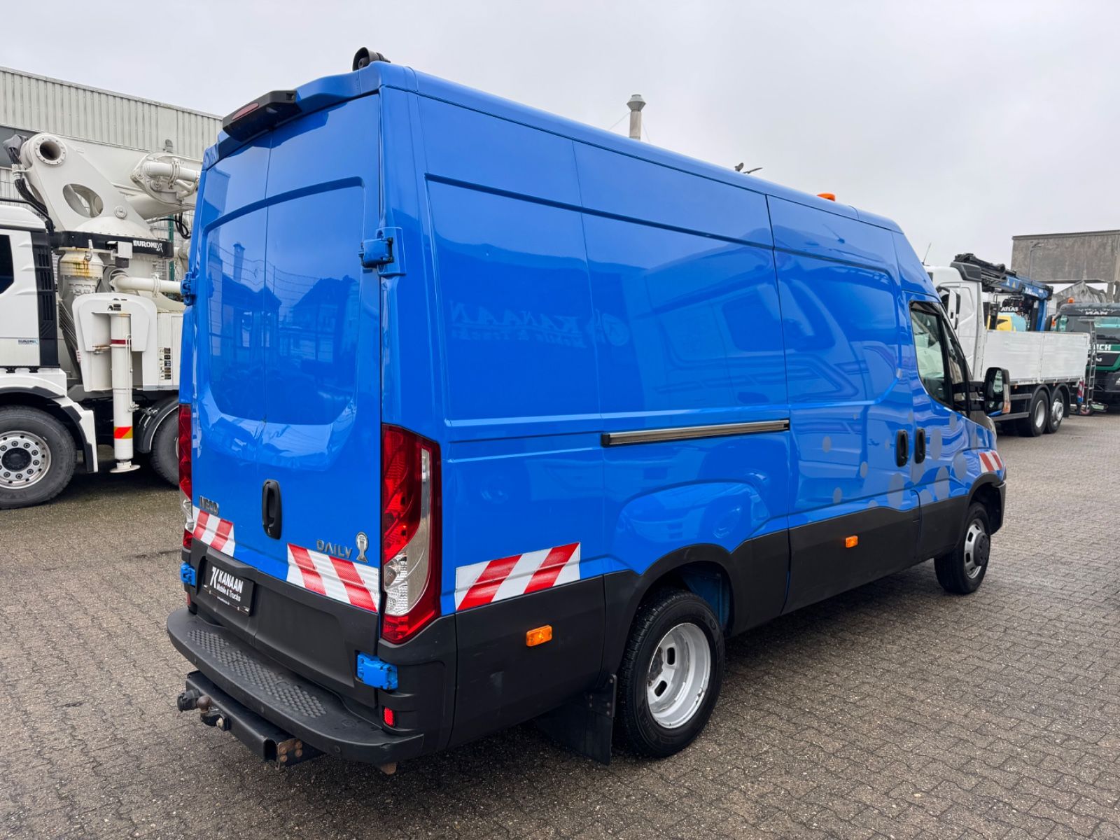 Fahrzeugabbildung Iveco Daily Kasten 50 C 170 Werkstattwagen SORTIMO