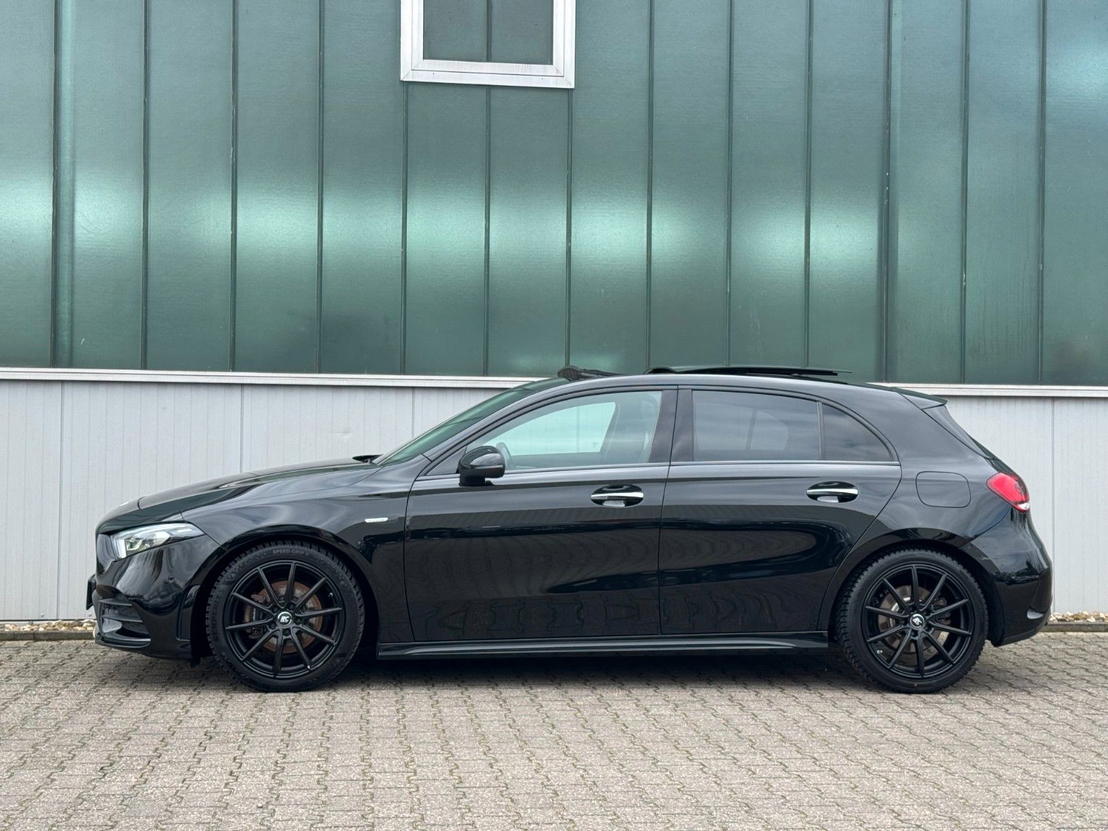 Fahrzeugabbildung Mercedes-Benz A 200 AMG-Line Edition 1 *PANO|LED|NAV|HIFI|CAM*