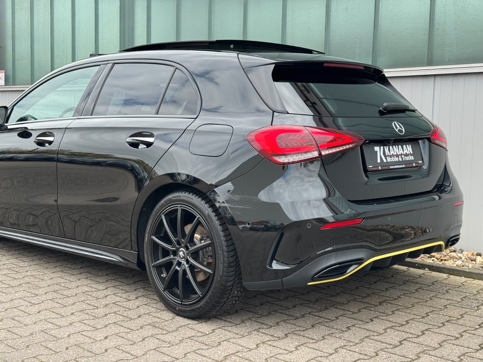 Fahrzeugabbildung Mercedes-Benz A 200 AMG-Line Edition 1 *PANO|LED|NAV|HIFI|CAM*