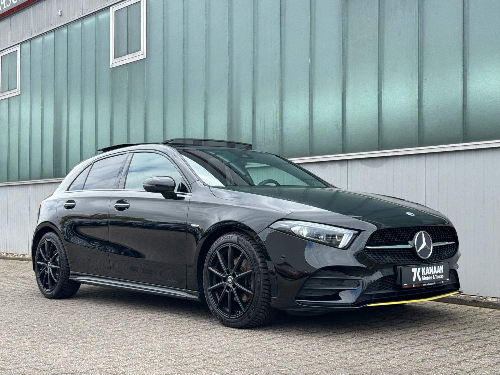 Fahrzeugabbildung Mercedes-Benz A 200 AMG-Line Edition 1 *PANO|LED|NAV|HIFI|CAM*