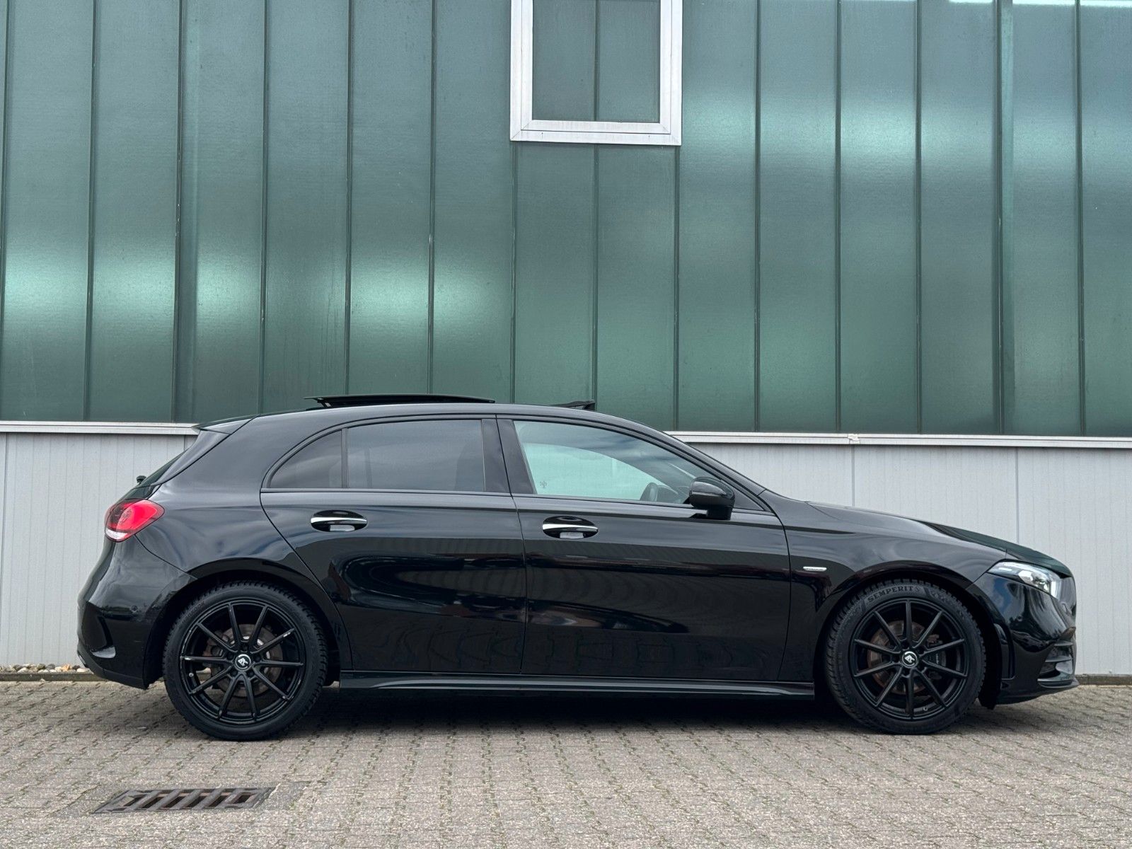 Fahrzeugabbildung Mercedes-Benz A 200 AMG-Line Edition 1 *PANO|LED|NAV|HIFI|CAM*