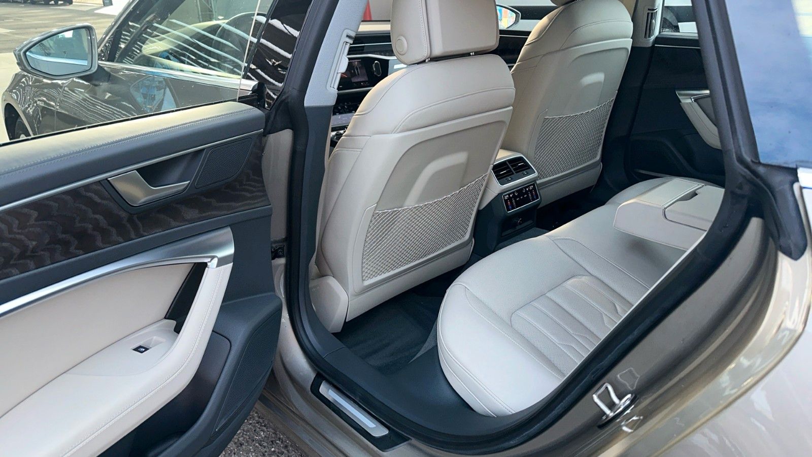 Fahrzeugabbildung Audi A7 Sportback 55 TFSI Quattro *LED|ASSIST|PANO*