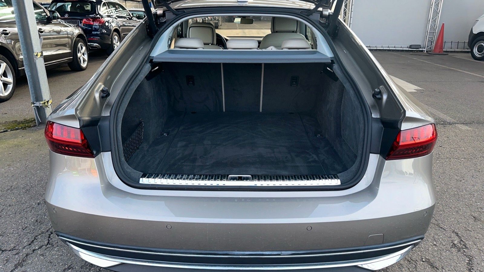 Fahrzeugabbildung Audi A7 Sportback 55 TFSI Quattro *LED|ASSIST|PANO*