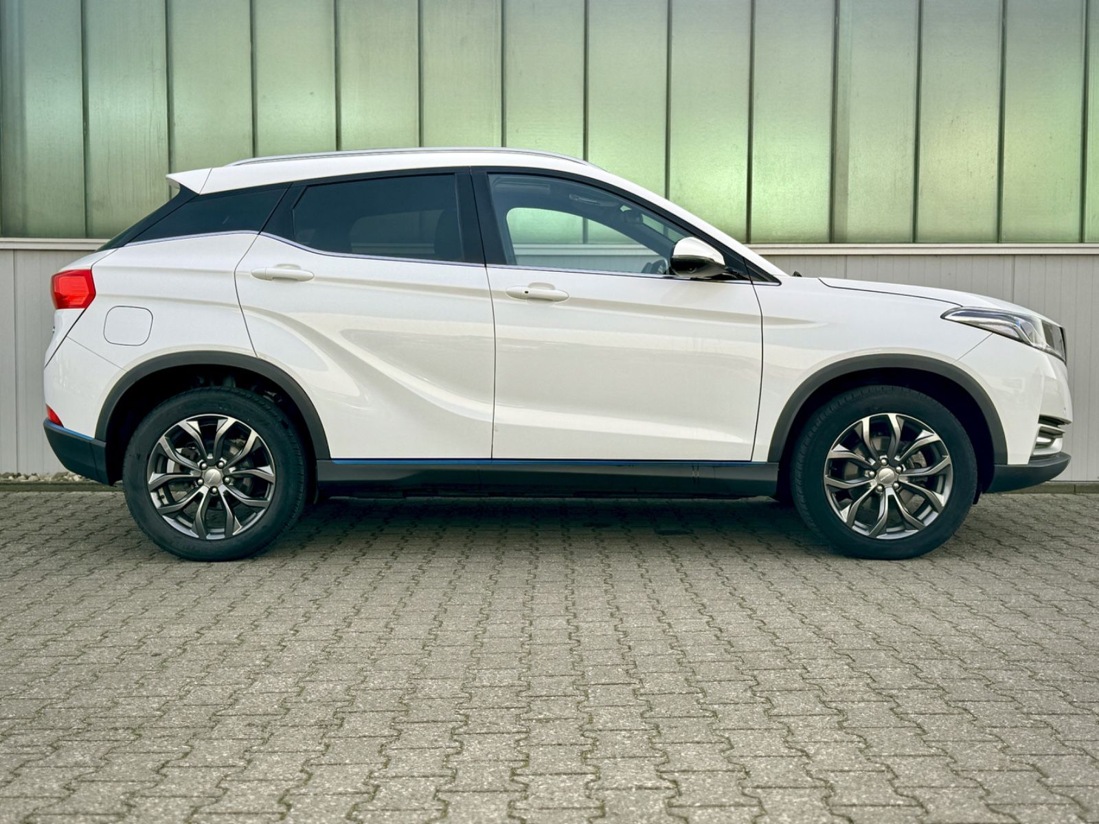 Fahrzeugabbildung DFSK Seres 3 Luxury *360°|PANORAMA|NAVI*