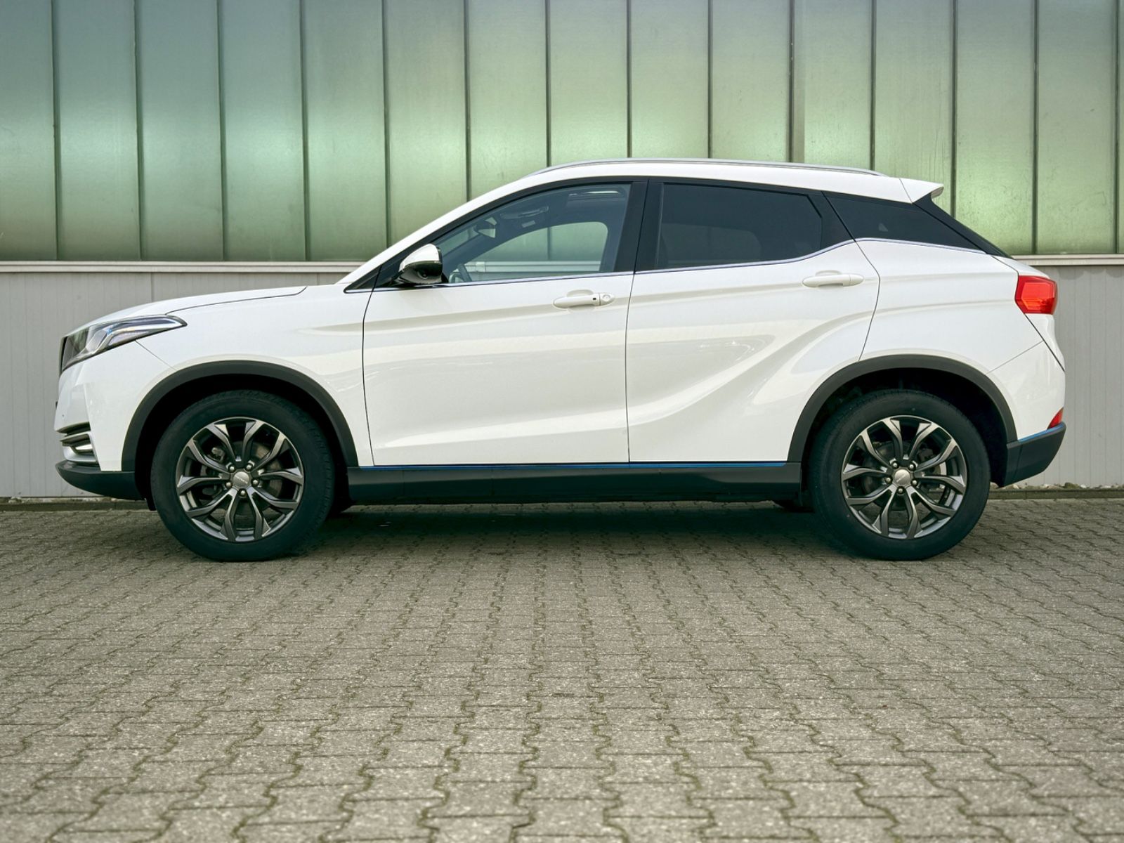 Fahrzeugabbildung DFSK Seres 3 Luxury *360°|PANORAMA|NAVI*