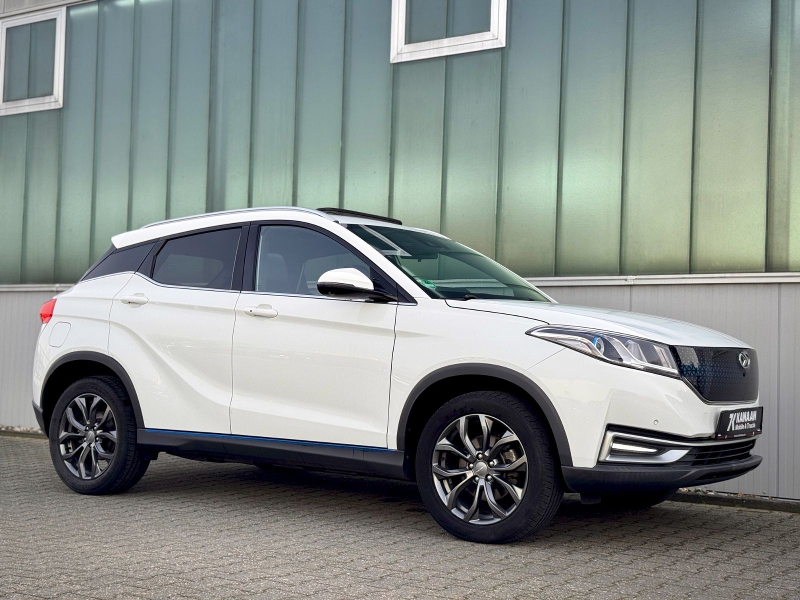 Fahrzeugabbildung DFSK Seres 3 Luxury *360°|PANORAMA|NAVI*