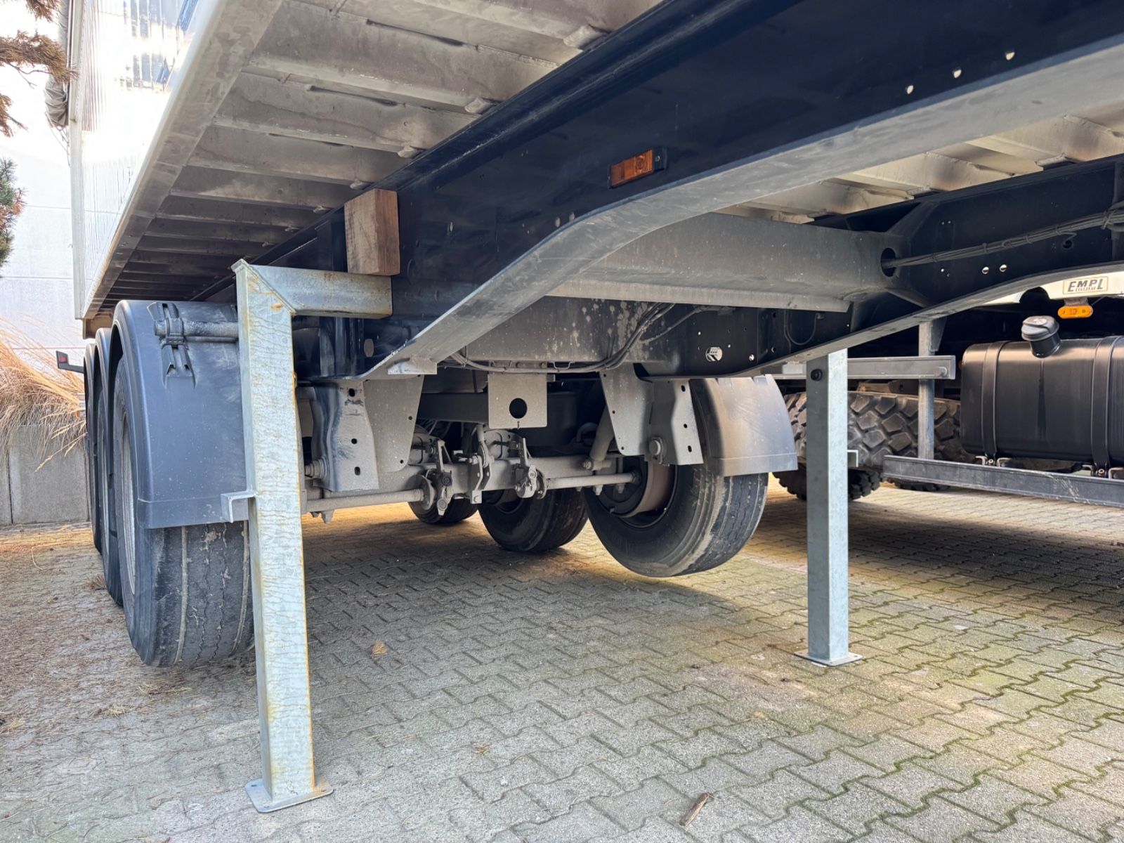 Fahrzeugabbildung Langendorf SKA 24/30  ALU Mulden Kipper  26m³  Liftachse