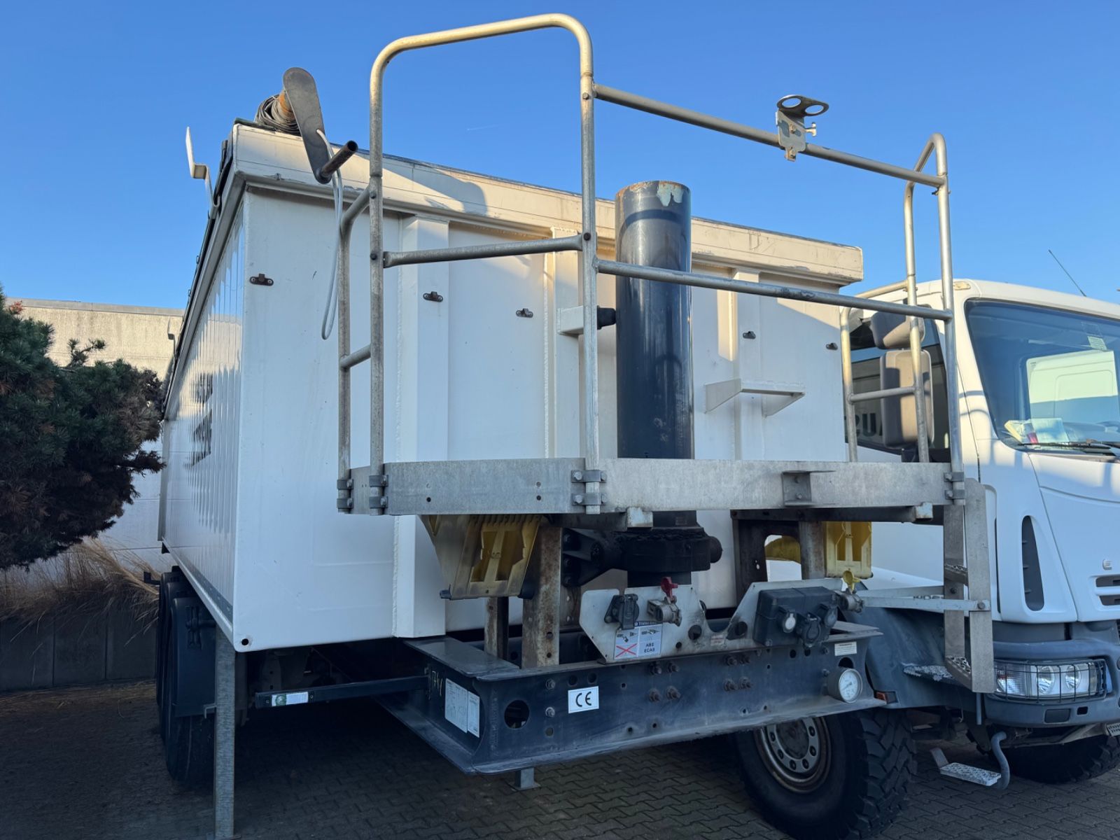 Fahrzeugabbildung Langendorf SKA 24/30  ALU Mulden Kipper  26m³  Liftachse