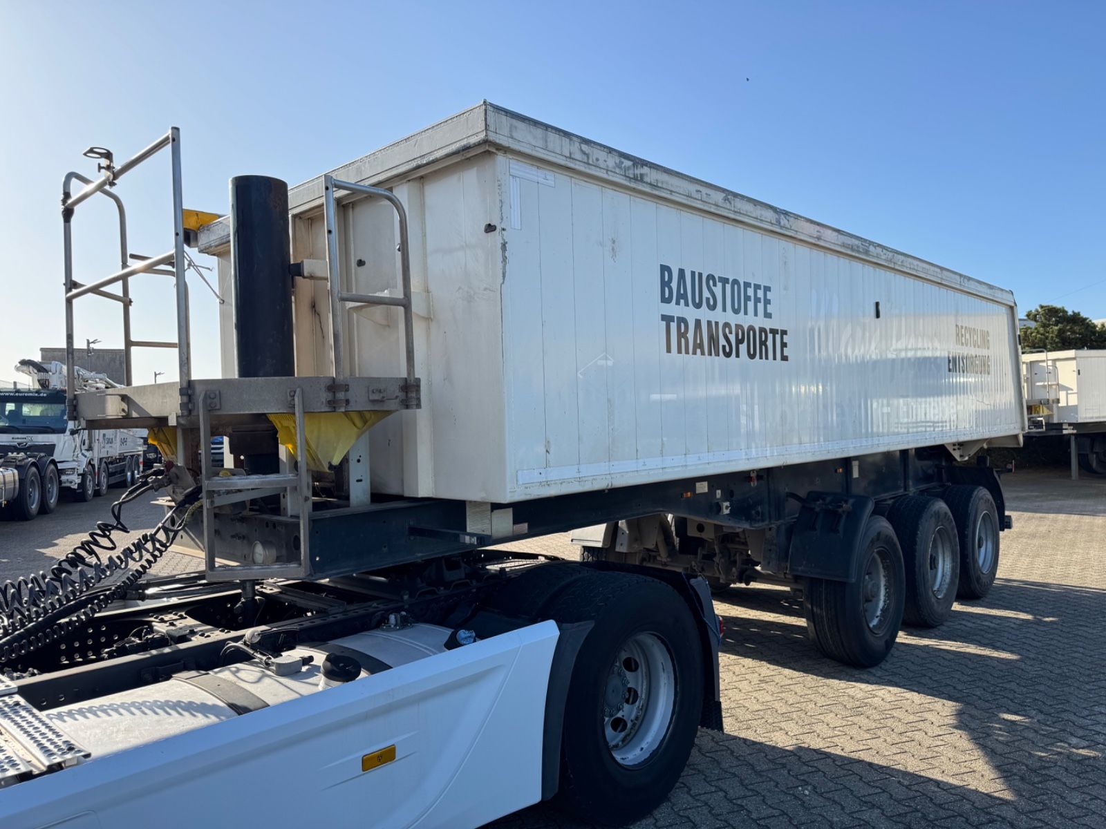 Fahrzeugabbildung Langendorf SKA 24/31  ALU Mulden Kipper  26m³  Liftachse