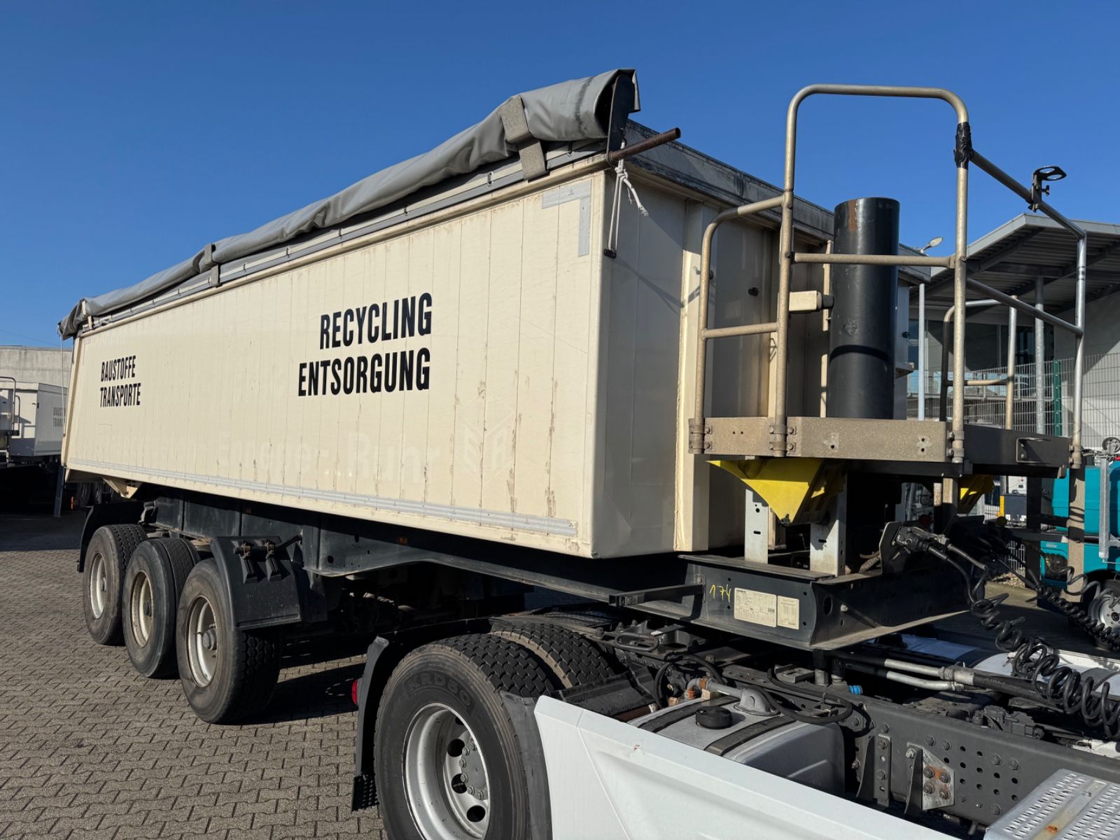 Fahrzeugabbildung Langendorf SKA 24/31  ALU Mulden Kipper  26m³  Liftachse