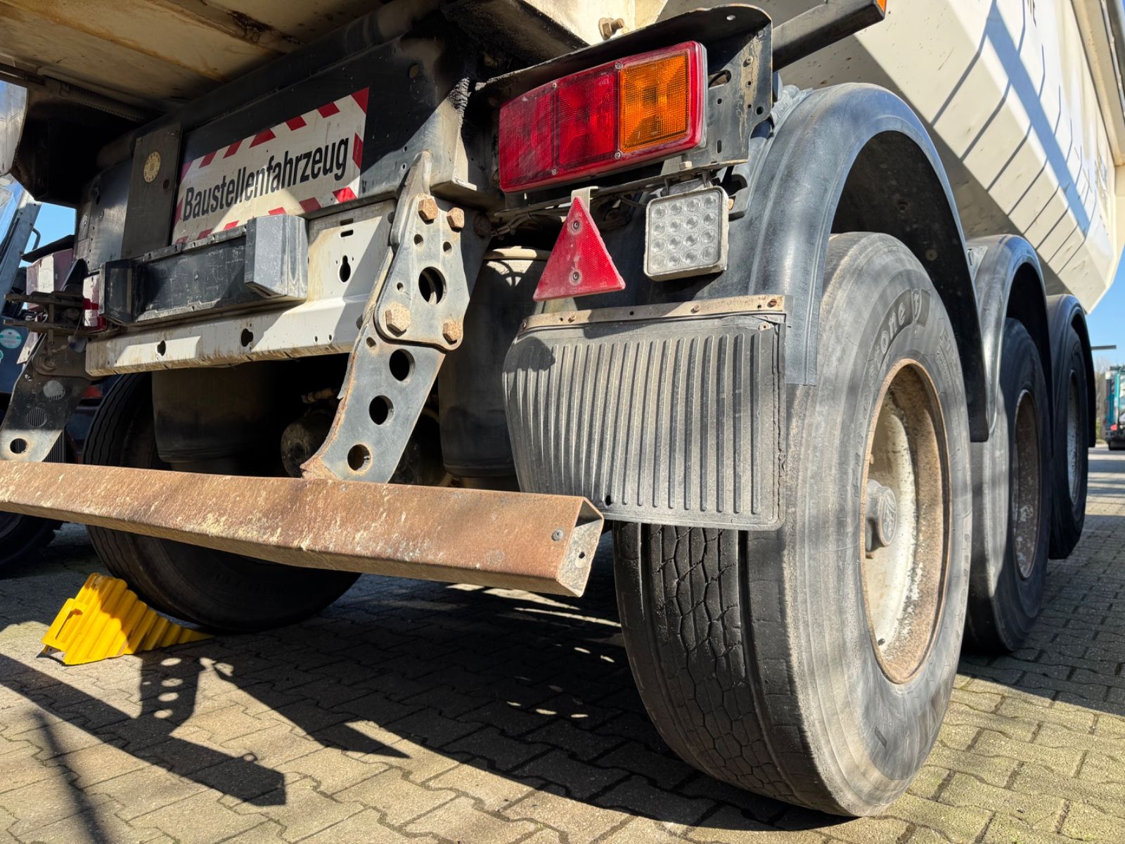 Fahrzeugabbildung Langendorf SKS HS 24/30 StahlMulden Kipper  26m³  Hardox