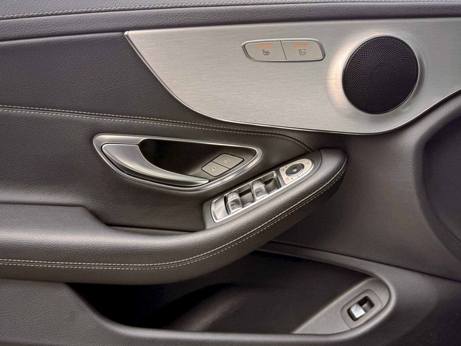 Fahrzeugabbildung Mercedes-Benz C 180 Cabriolet AMG-Line *NAV|ASSIST|CAM|AIRCAP*