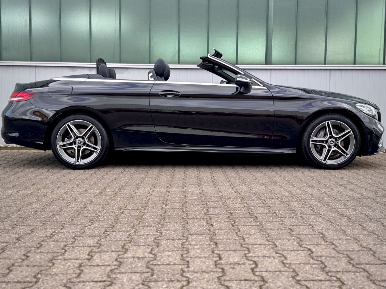 Fahrzeugabbildung Mercedes-Benz C 180 Cabriolet AMG-Line *NAV|ASSIST|CAM|AIRCAP*