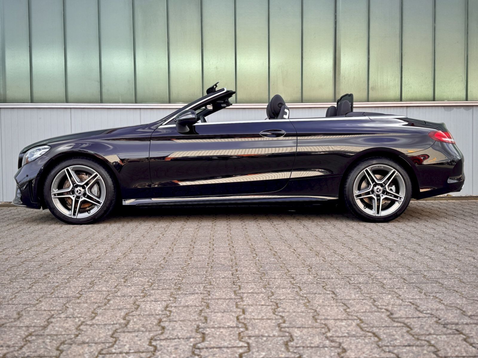 Fahrzeugabbildung Mercedes-Benz C 180 Cabriolet AMG-Line *NAV|ASSIST|CAM|AIRCAP*