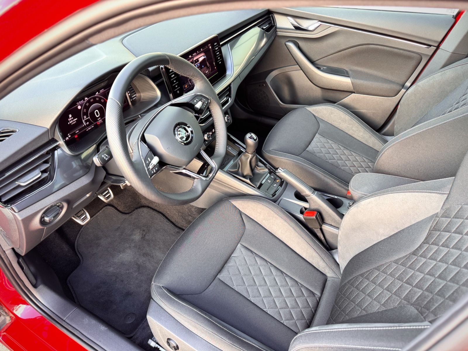 Fahrzeugabbildung SKODA Scala 1.5 Style*PANO|NAV|CAM|LED|SPORT|AMBIENTE*