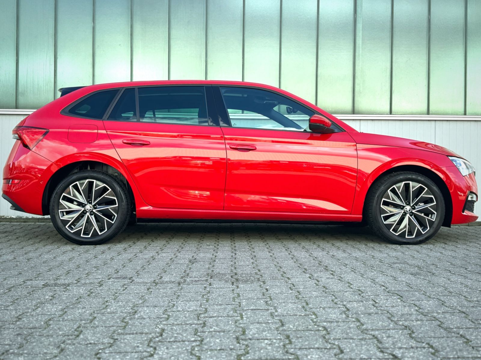 Fahrzeugabbildung SKODA Scala 1.5 Style*PANO|NAV|CAM|LED|SPORT|AMBIENTE*