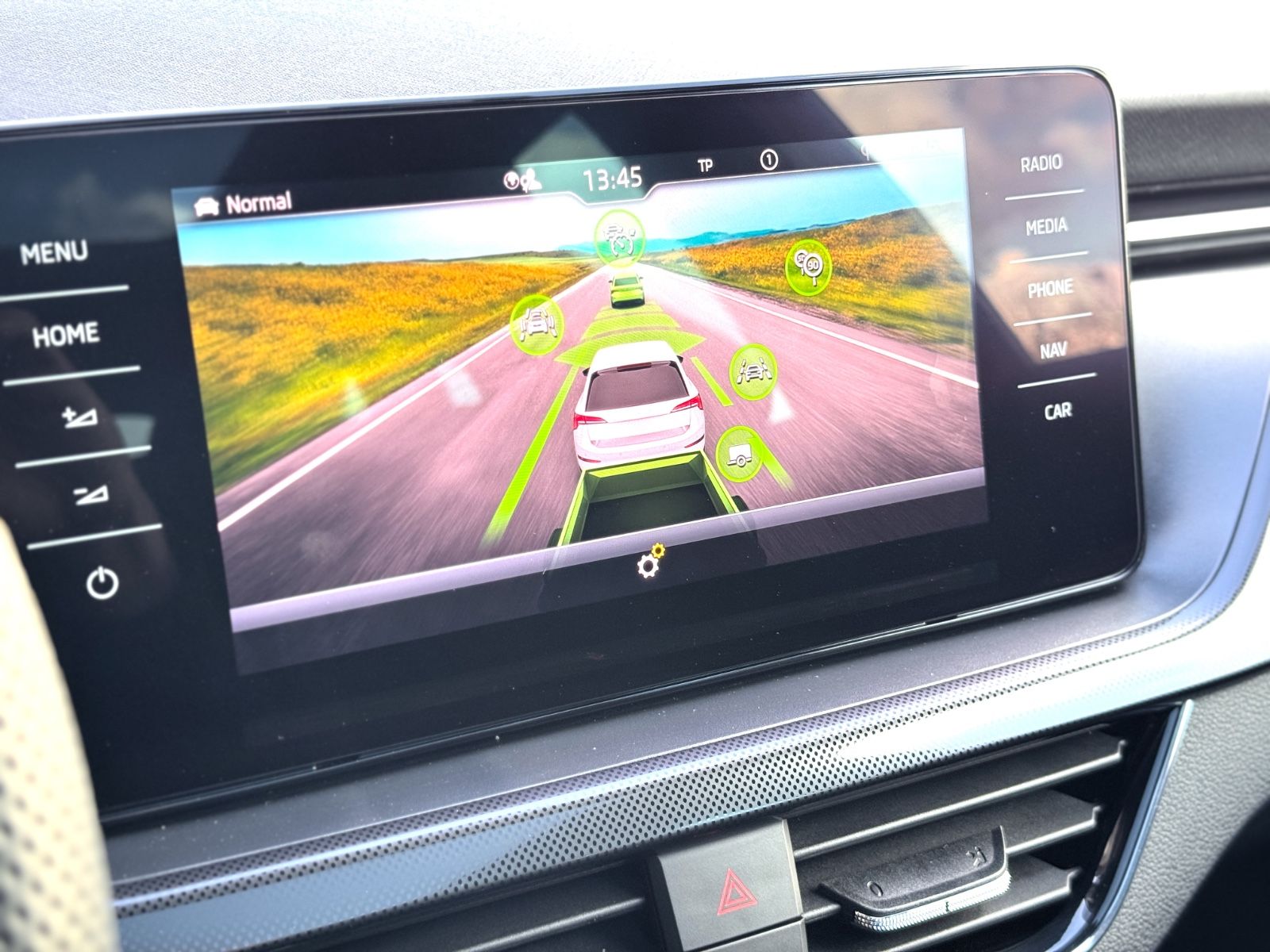 Fahrzeugabbildung SKODA Scala 1.5 Style*PANO|NAV|CAM|LED|SPORT|AMBIENTE*