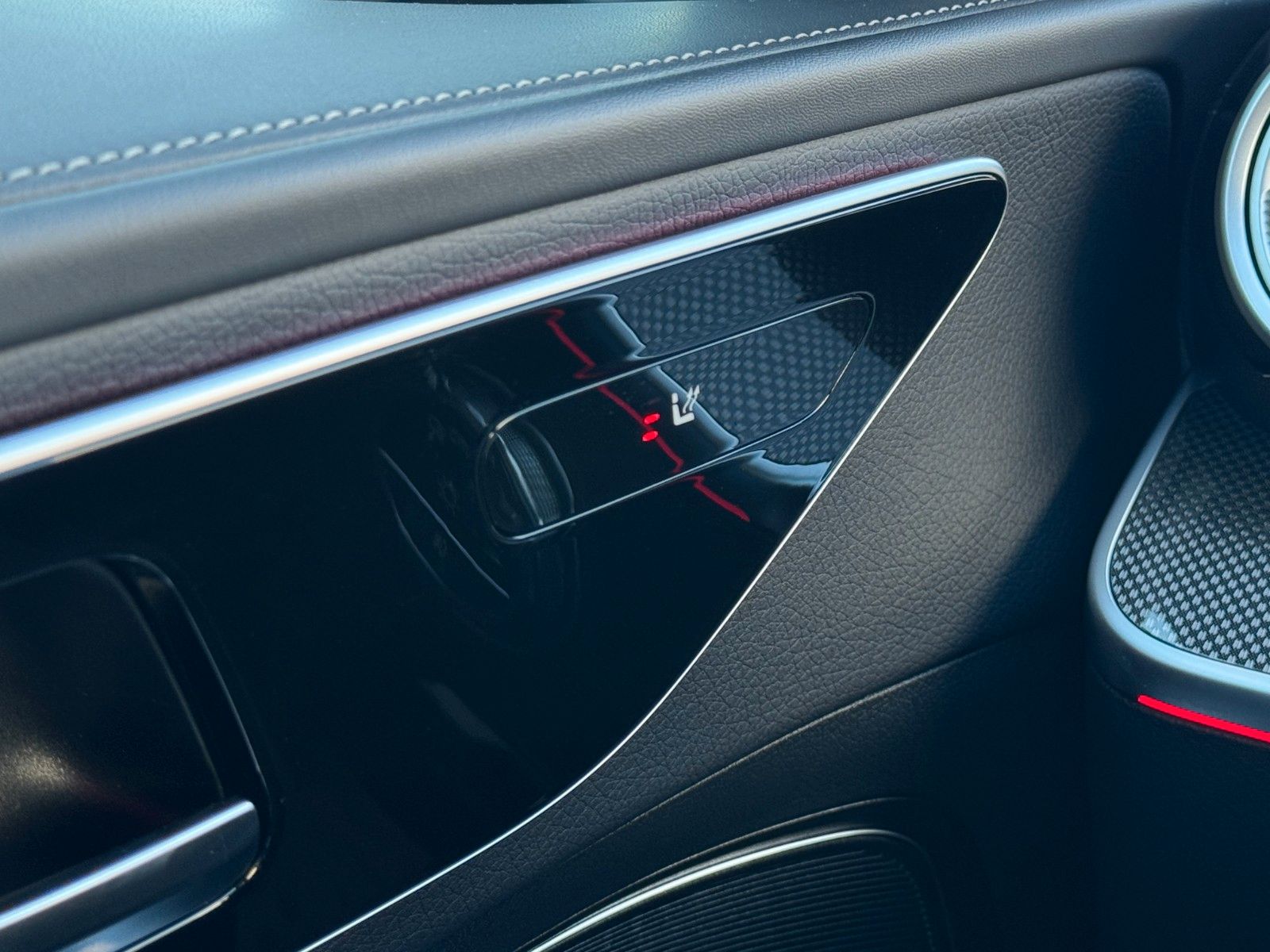 Fahrzeugabbildung Mercedes-Benz C 300e AMG-Line *9G|NIGHT|CAM|ASSIST*