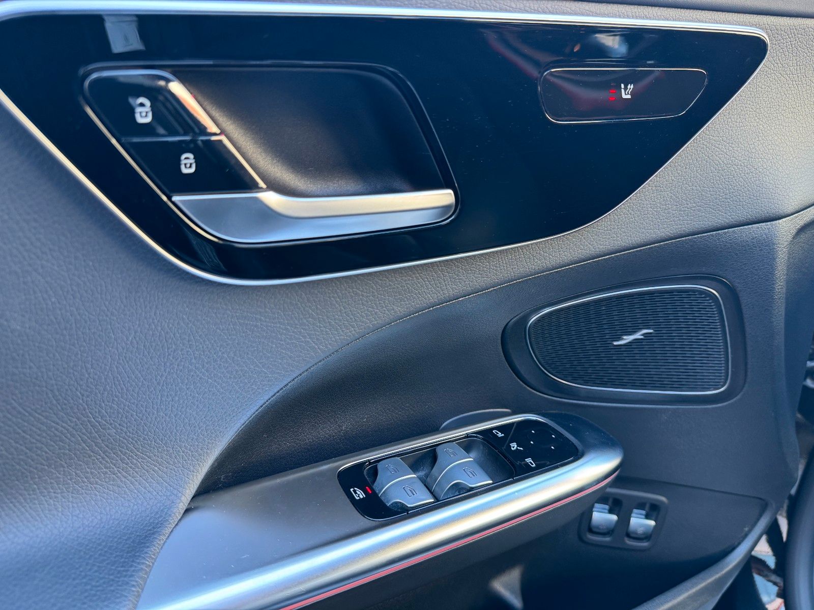 Fahrzeugabbildung Mercedes-Benz C 300e AMG-Line *9G|NIGHT|CAM|ASSIST*