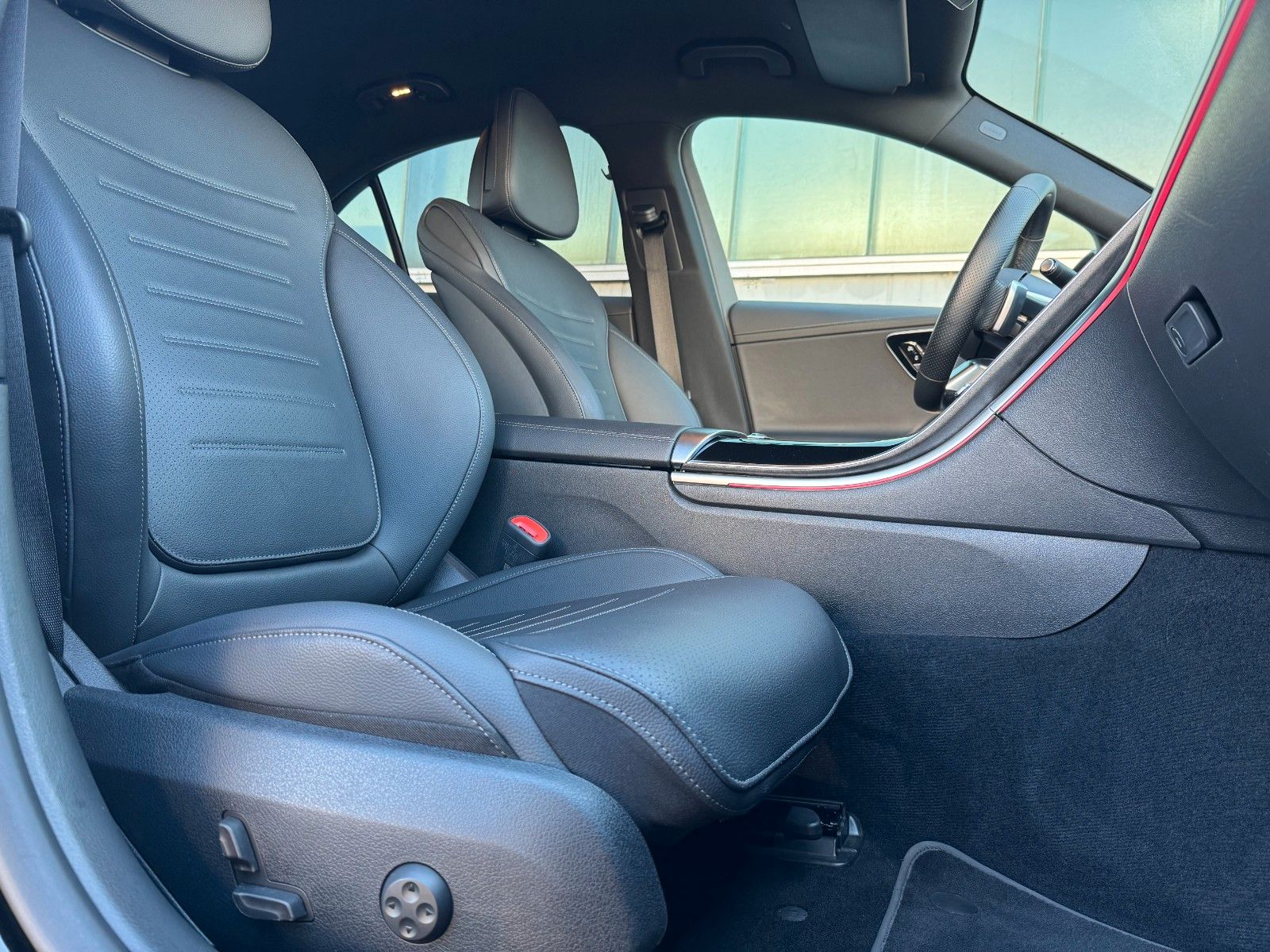 Fahrzeugabbildung Mercedes-Benz C 300e AMG-Line *9G|NIGHT|CAM|ASSIST*