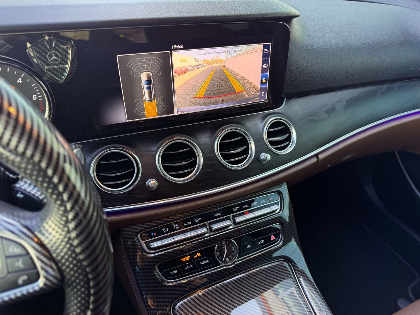 Fahrzeugabbildung Mercedes-Benz E 220Td Avantgarde *HEAD-UP|CAM|AHK|LED*
