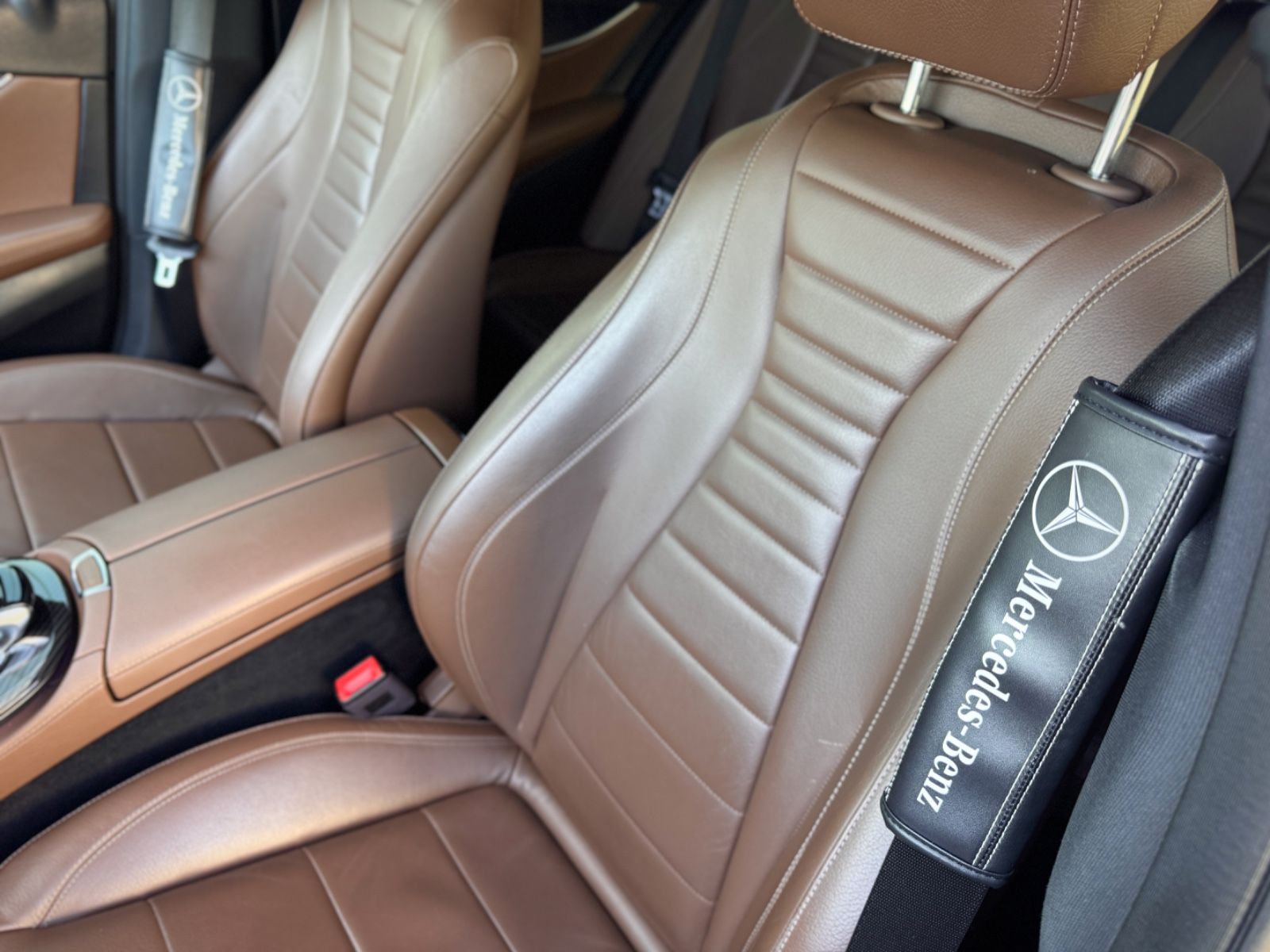 Fahrzeugabbildung Mercedes-Benz E 220Td Avantgarde *HEAD-UP|CAM|AHK|LED*
