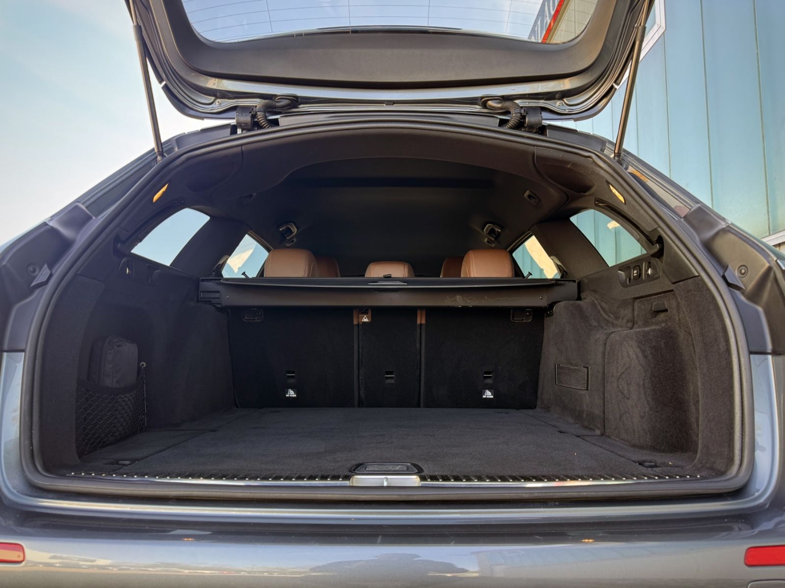 Fahrzeugabbildung Mercedes-Benz E 220Td Avantgarde *HEAD-UP|CAM|AHK|LED*