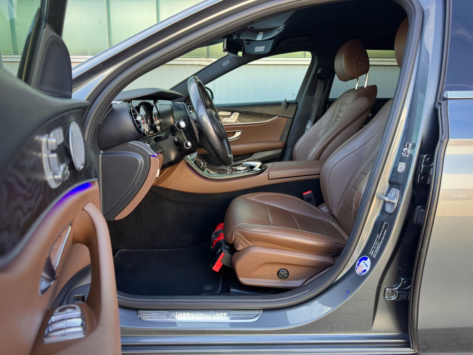 Fahrzeugabbildung Mercedes-Benz E 220Td Avantgarde *HEAD-UP|CAM|AHK|LED*