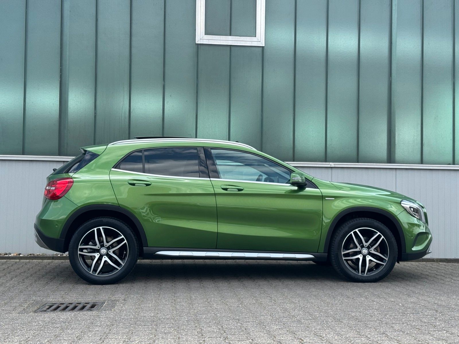 Fahrzeugabbildung Mercedes-Benz GLA 200 CDI / d Urban *PANORAMA|CAM|XENON*