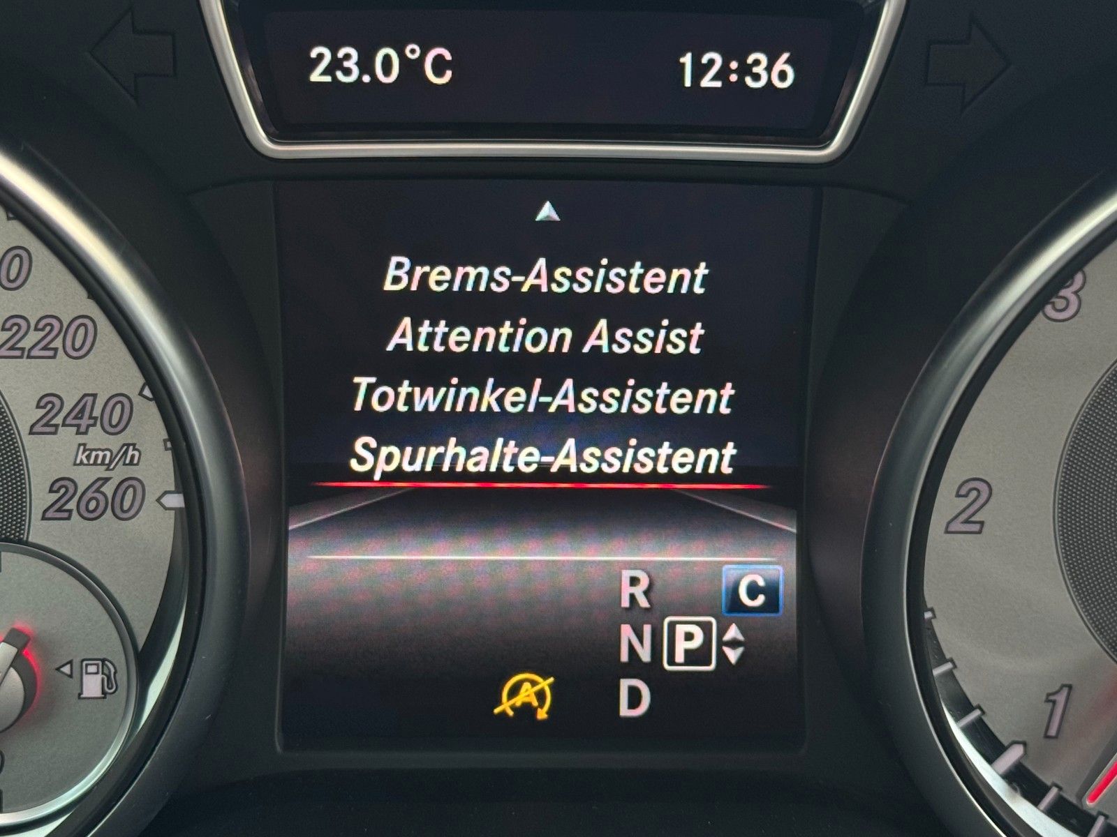 Fahrzeugabbildung Mercedes-Benz GLA 200 CDI / d Urban *PANORAMA|CAM|XENON*