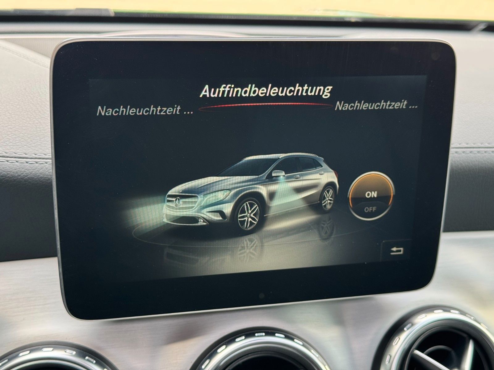 Fahrzeugabbildung Mercedes-Benz GLA 200 CDI / d Urban *PANORAMA|CAM|XENON*