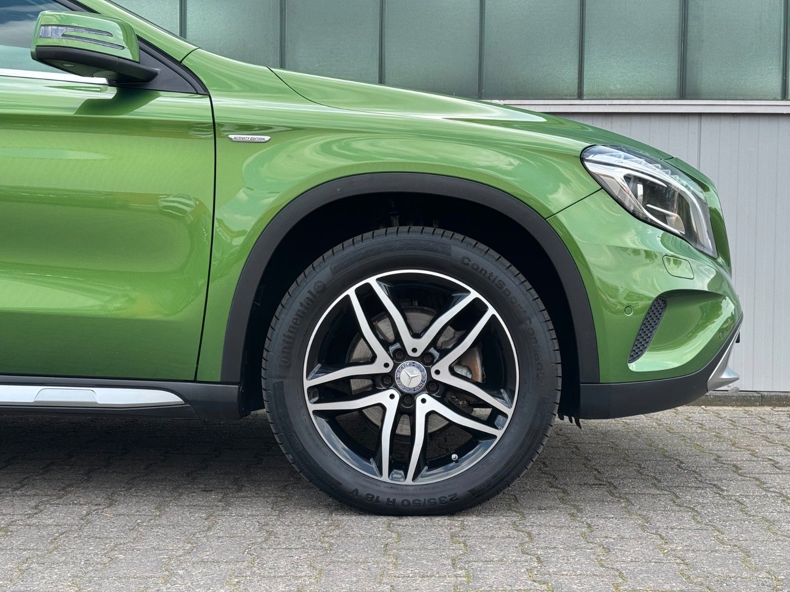 Fahrzeugabbildung Mercedes-Benz GLA 200 CDI / d Urban *PANORAMA|CAM|XENON*