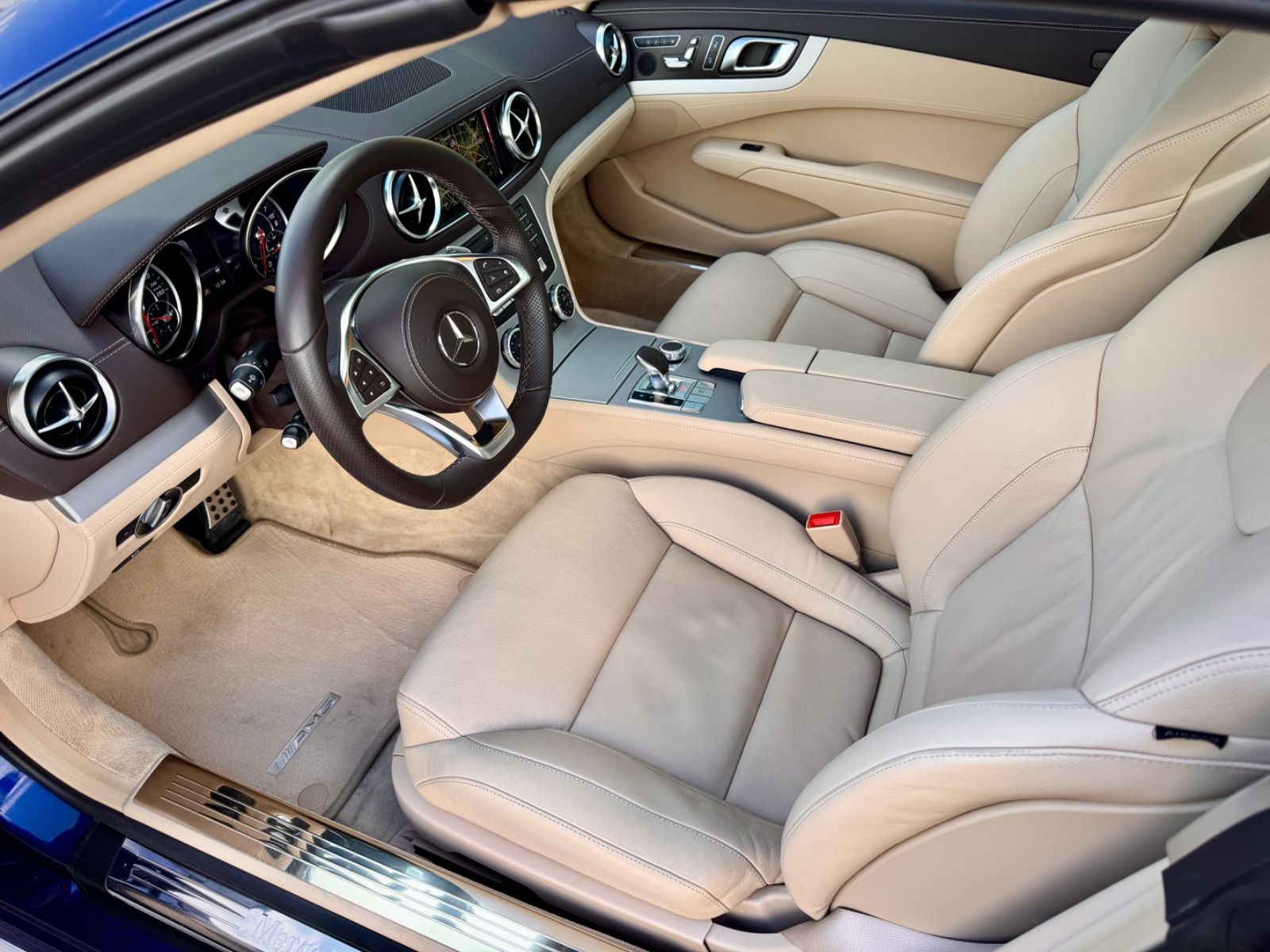 Fahrzeugabbildung Mercedes-Benz SL 400 9G Roadster *1.HAND|AMG|ASSIST|NAVI|CAM*