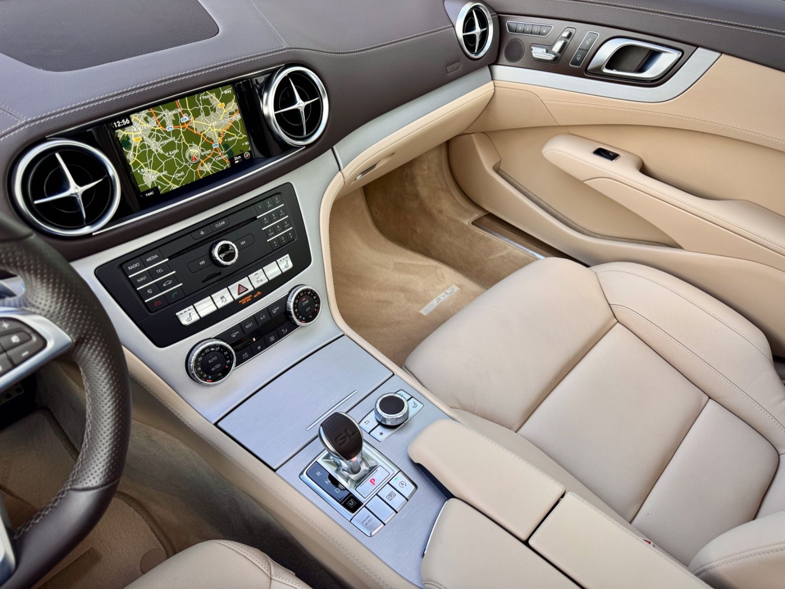 Fahrzeugabbildung Mercedes-Benz SL 400 9G Roadster *1.HAND|AMG|ASSIST|NAVI|CAM*