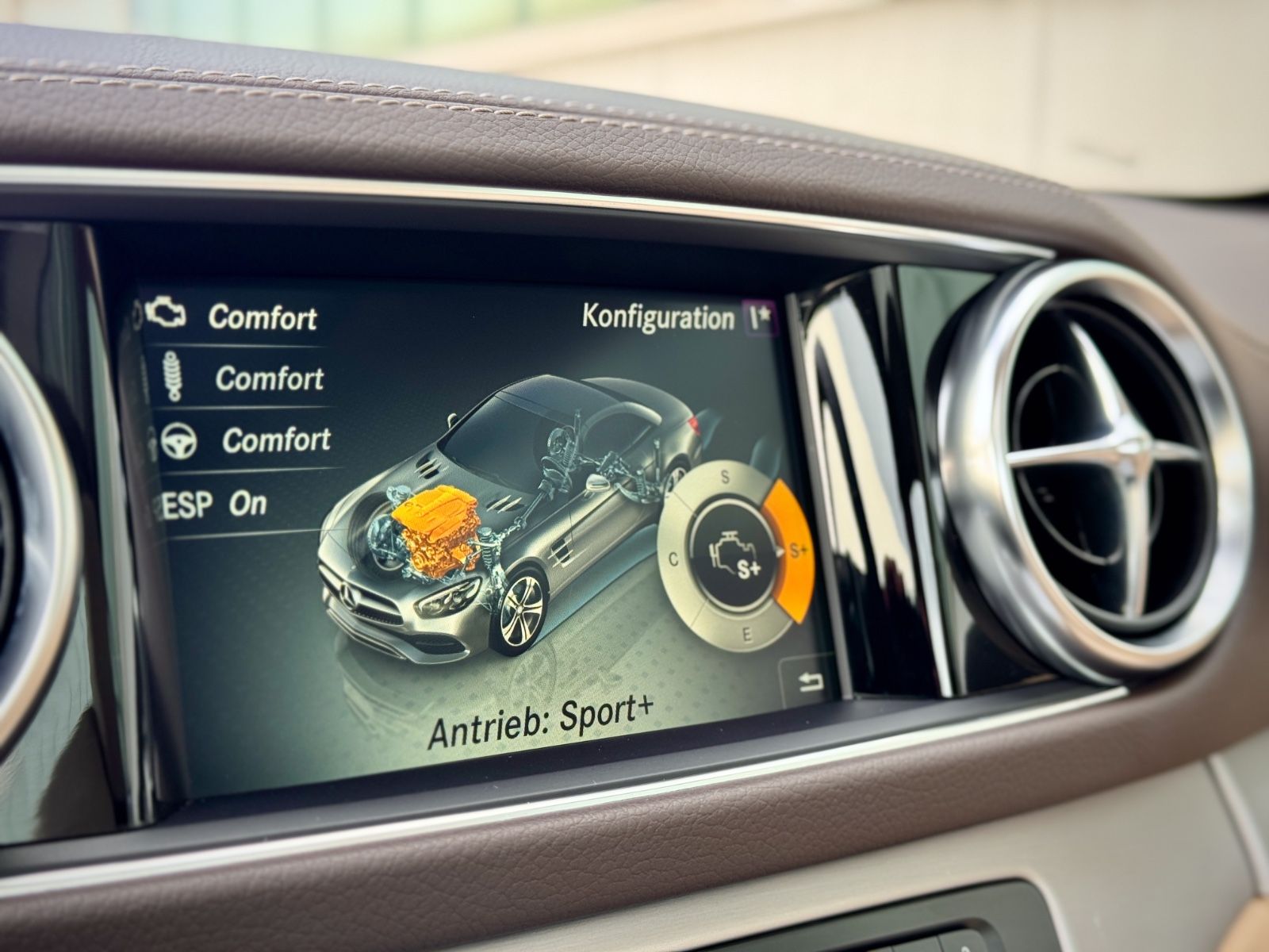Fahrzeugabbildung Mercedes-Benz SL 400 9G Roadster *1.HAND|AMG|ASSIST|NAVI|CAM*
