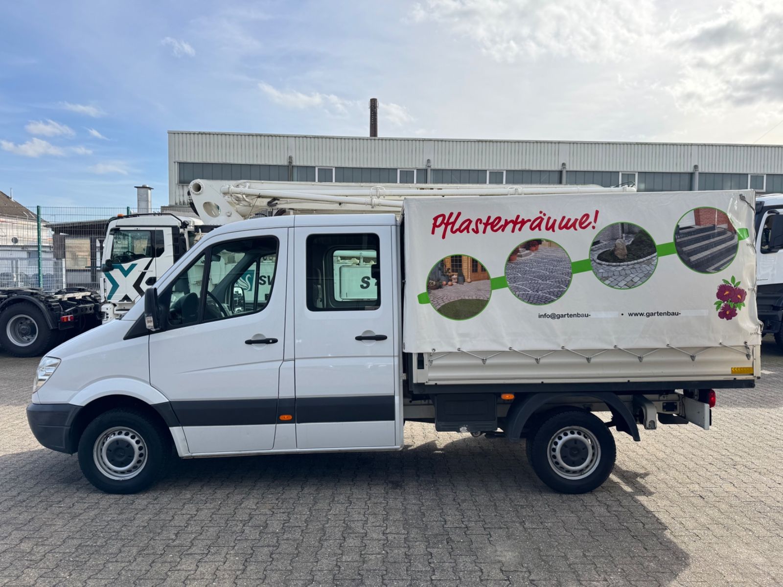 Fahrzeugabbildung Mercedes-Benz 316 CDI Sprinter Pritsche+Plane DoKa 7-Sitzer