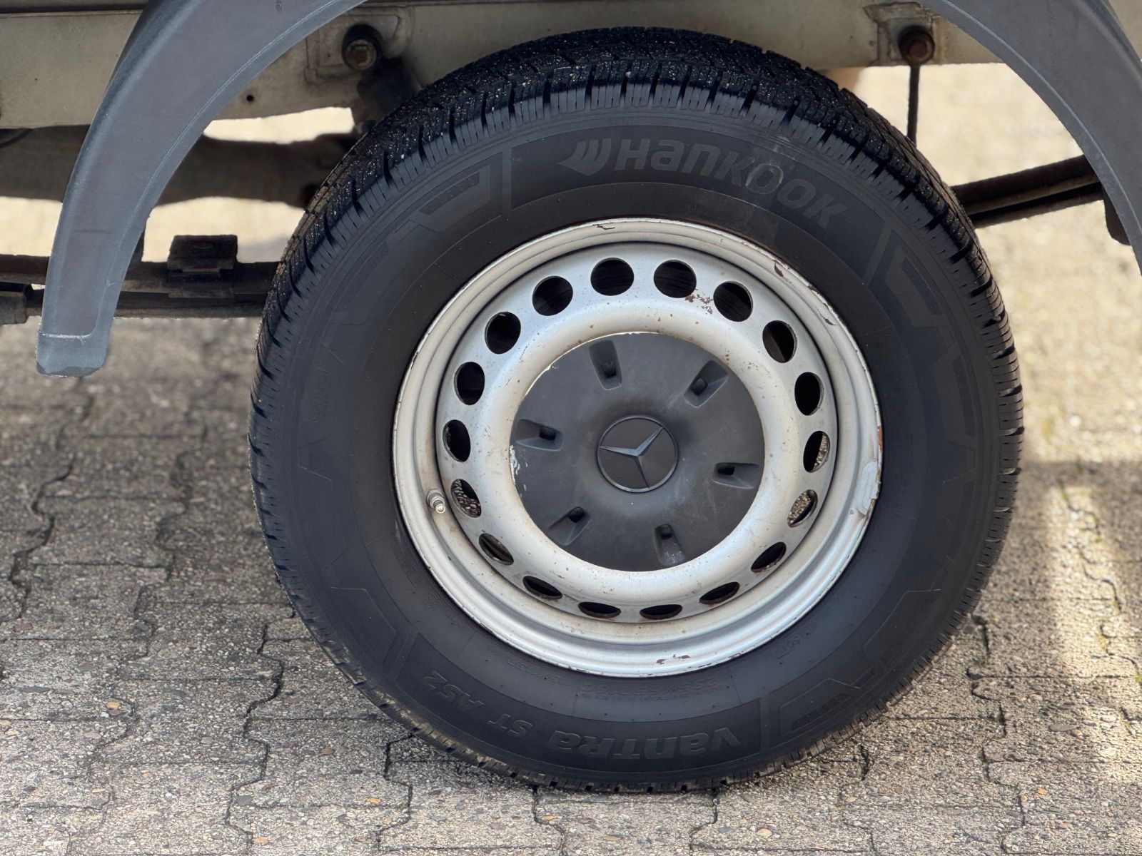 Fahrzeugabbildung Mercedes-Benz 316 CDI Sprinter Pritsche+Plane DoKa 7-Sitzer