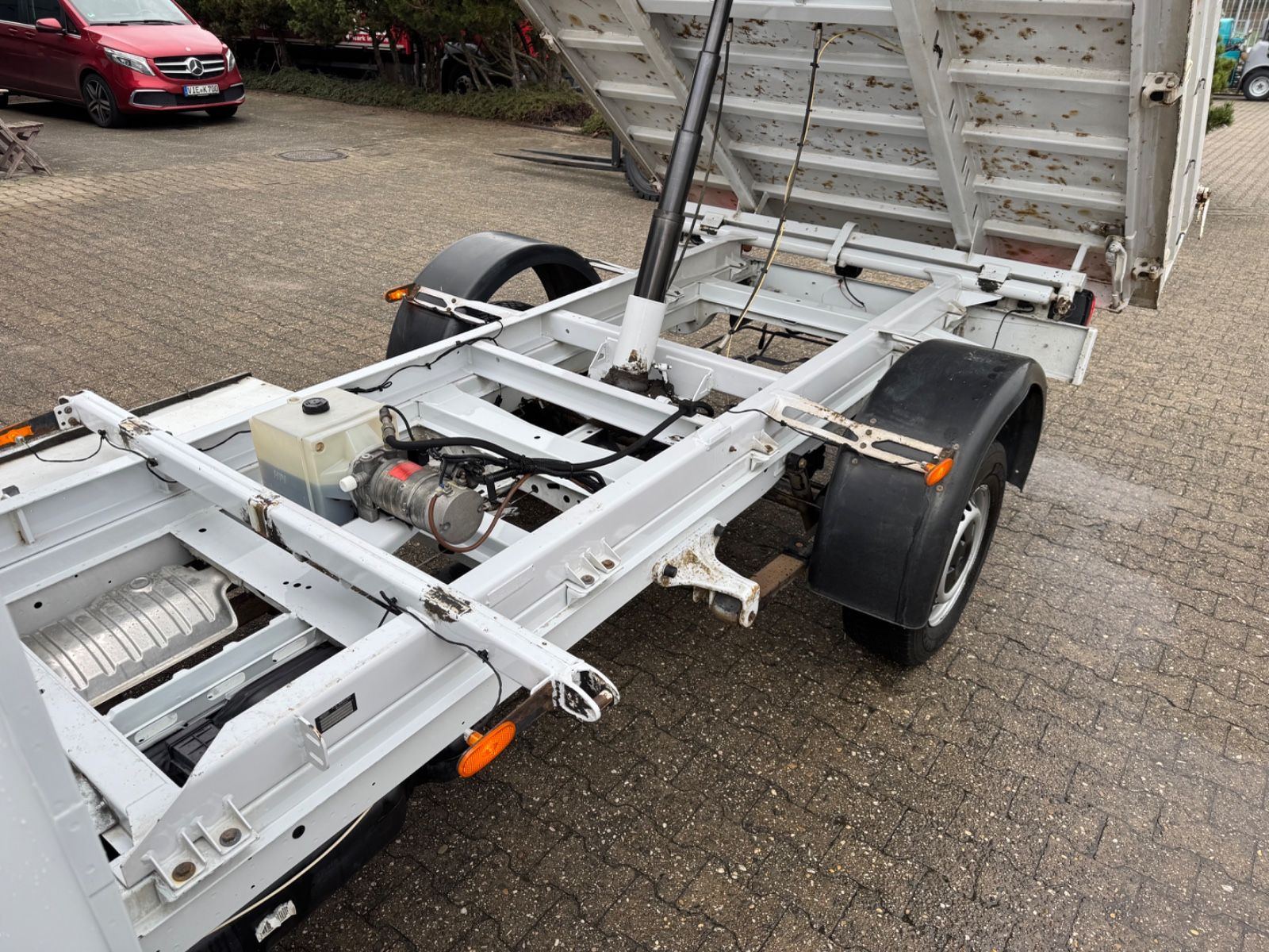 Fahrzeugabbildung Mercedes-Benz Sprinter II 316 CDI Meiller Kipper Kran