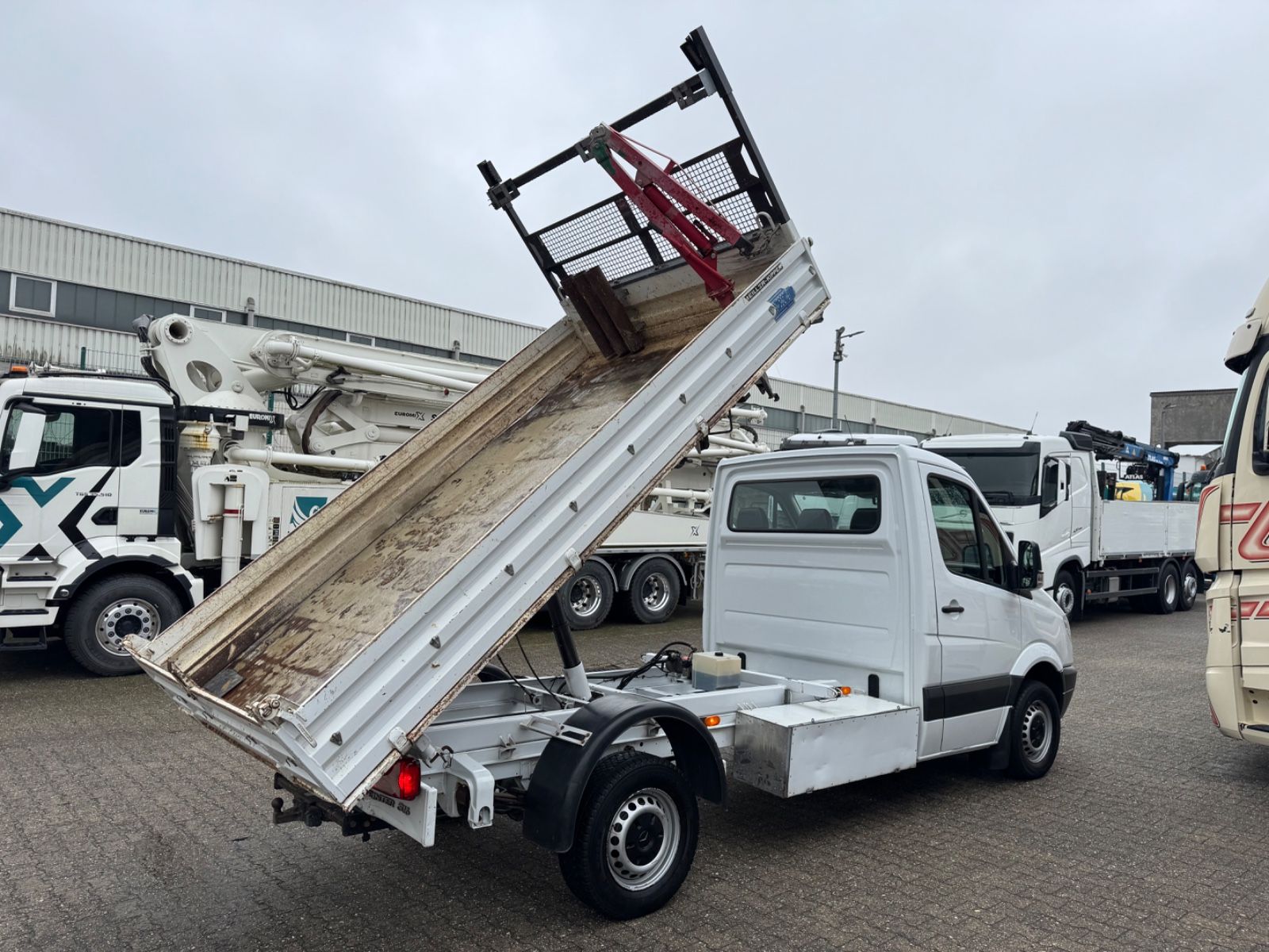 Fahrzeugabbildung Mercedes-Benz Sprinter II 316 CDI Meiller Kipper Kran