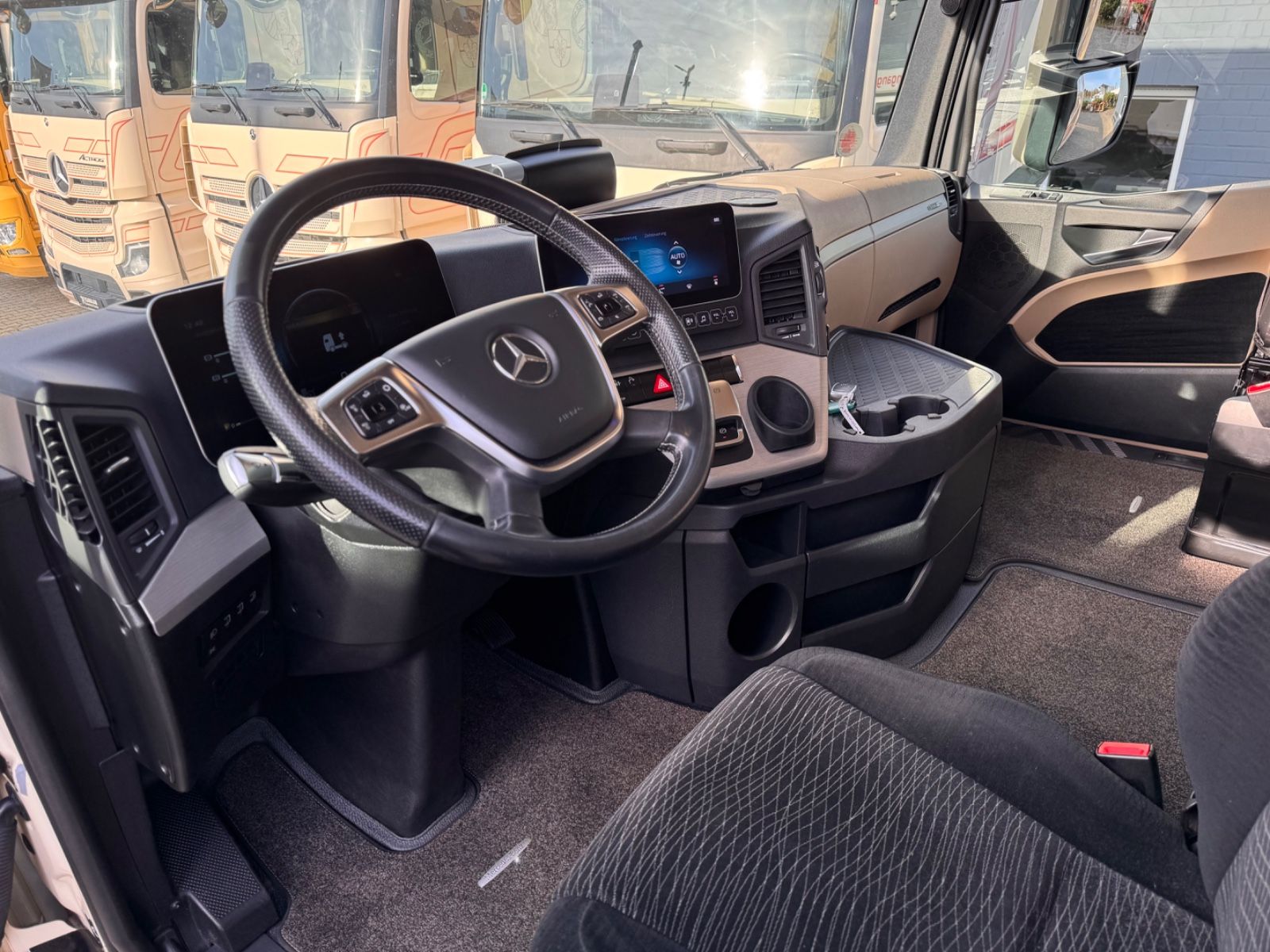 Fahrzeugabbildung Mercedes-Benz 1848 L  Actros 5 GigaSpace  ÖlRetarder TÜV NEU