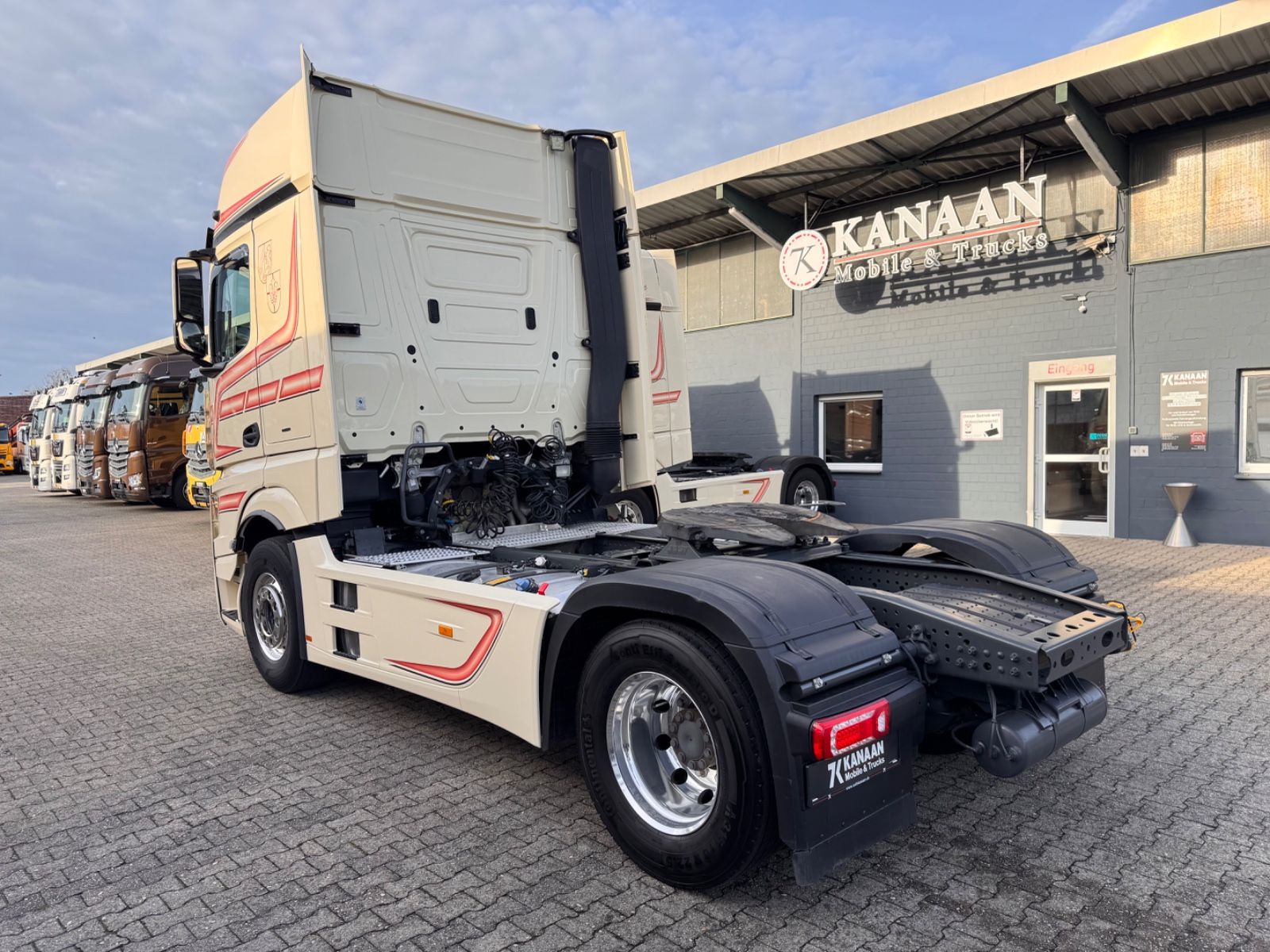 Fahrzeugabbildung Mercedes-Benz 1848 L  Actros 5 GigaSpace  ÖlRetarder TÜV NEU