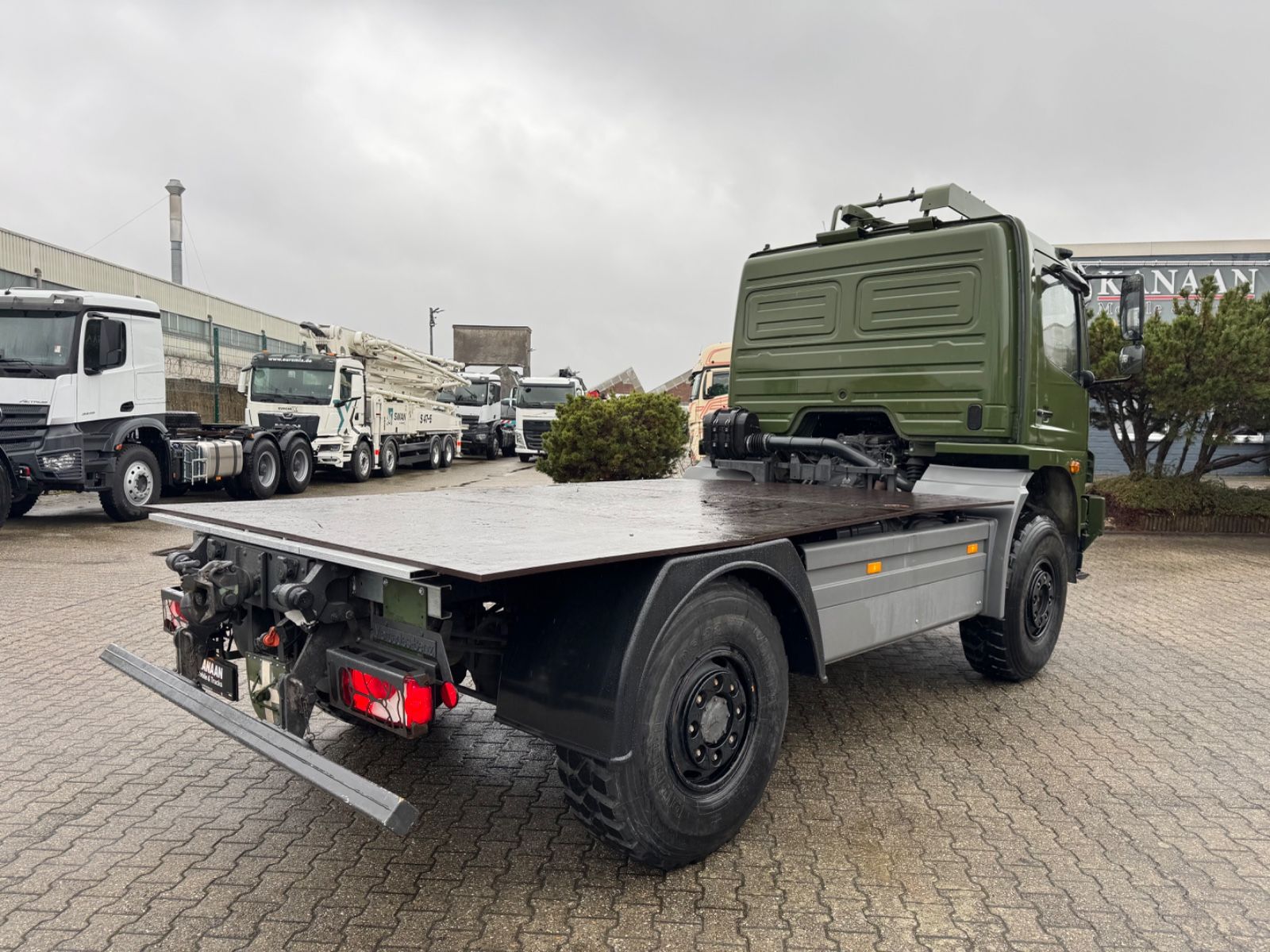 Fahrzeugabbildung Mercedes-Benz 1018 Atego 4x4 Allrad Miltär Camper (818)