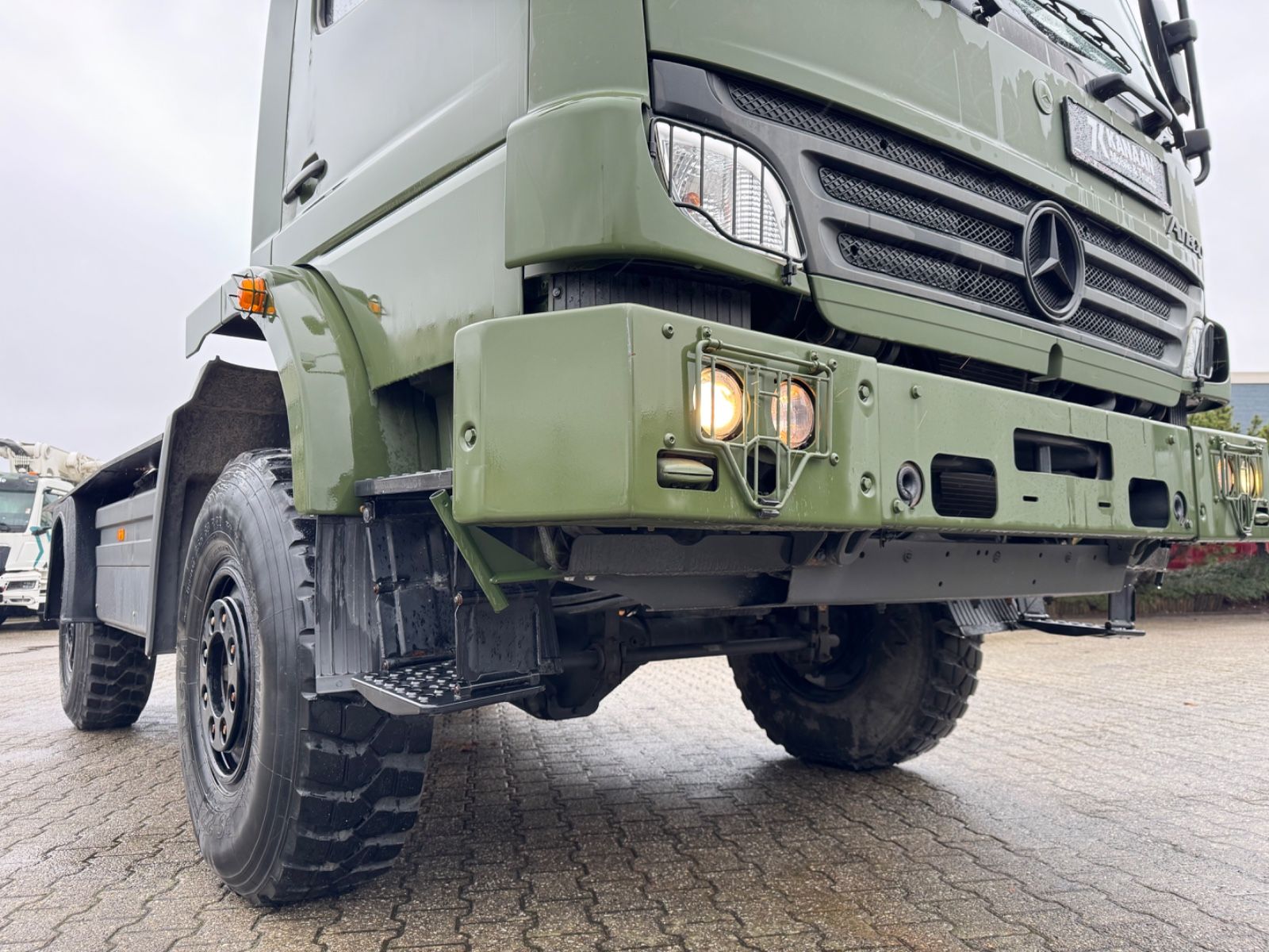 Fahrzeugabbildung Mercedes-Benz 1018 Atego 4x4 Allrad Miltär Camper (818)