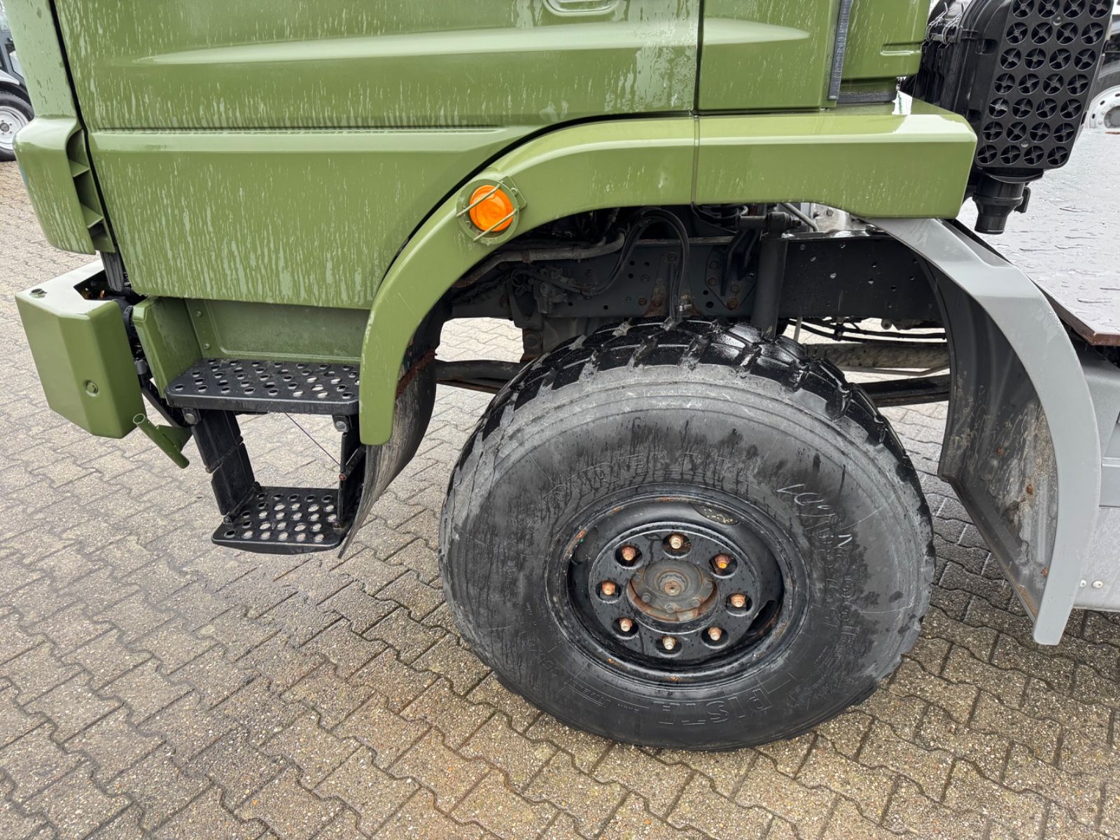 Fahrzeugabbildung Mercedes-Benz 1018 Atego 4x4 Allrad Miltär Camper (818)