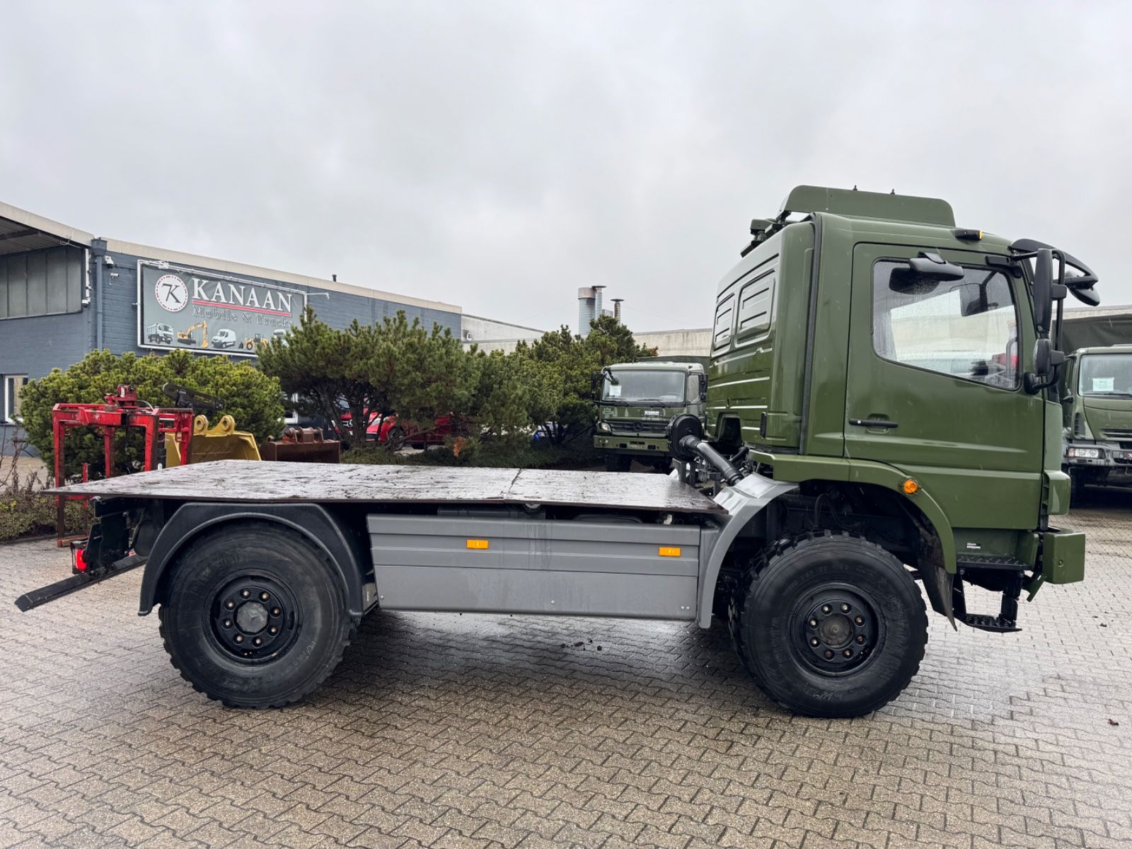 Fahrzeugabbildung Mercedes-Benz 1018 Atego 4x4 Allrad Miltär Camper (818)