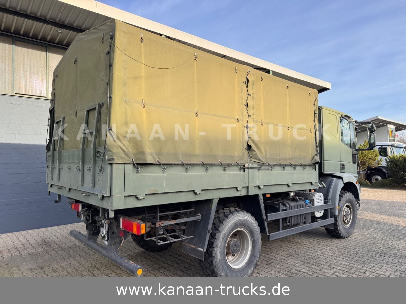 Fahrzeugabbildung Iveco ML100E22WM-BW 4x4 Miltär Camper Exped