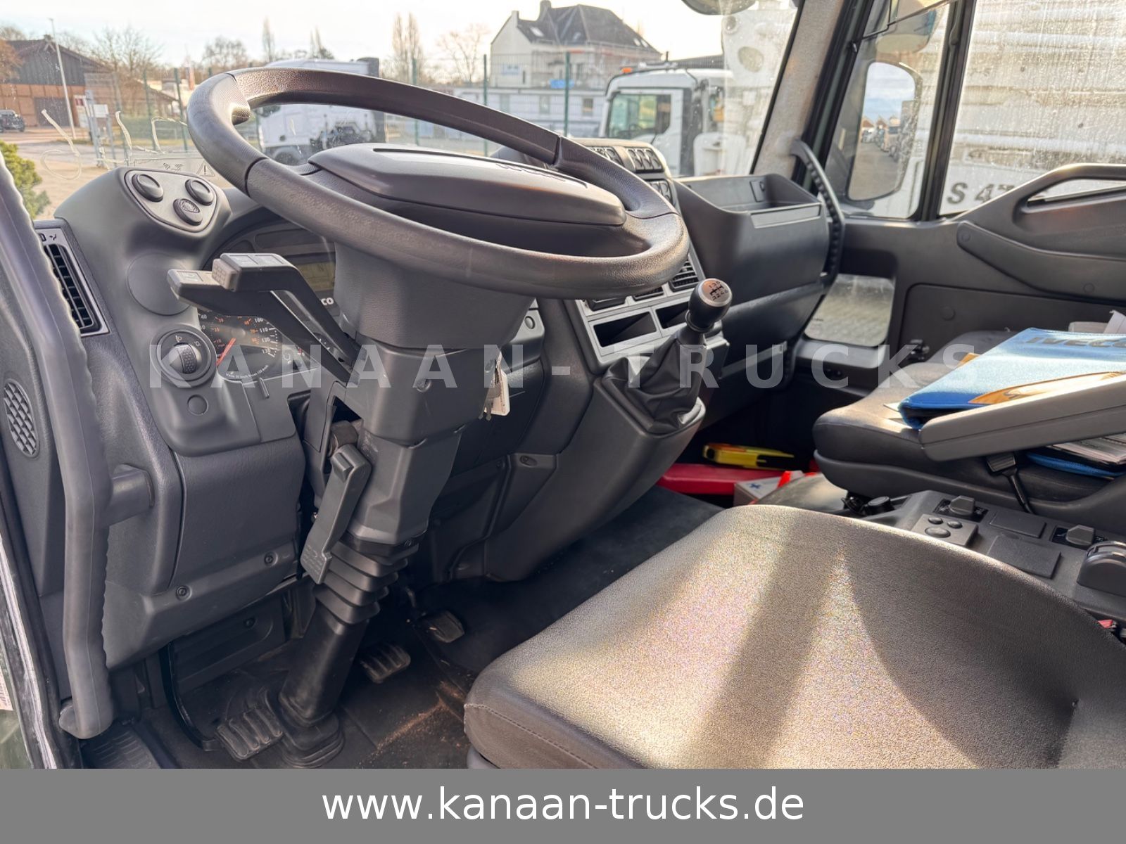 Fahrzeugabbildung Iveco ML100E22WM-BW 4x4 Miltär Camper Exped