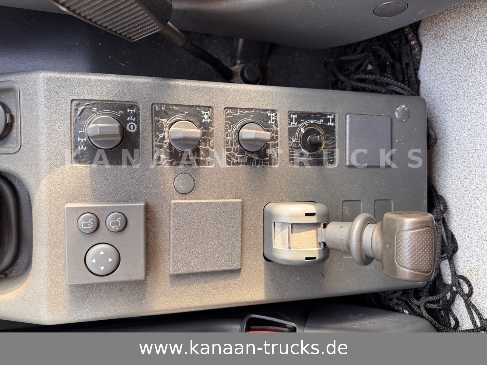 Fahrzeugabbildung Iveco 140 E240 Eurocargo 4x4 Miltär Camper Expedition